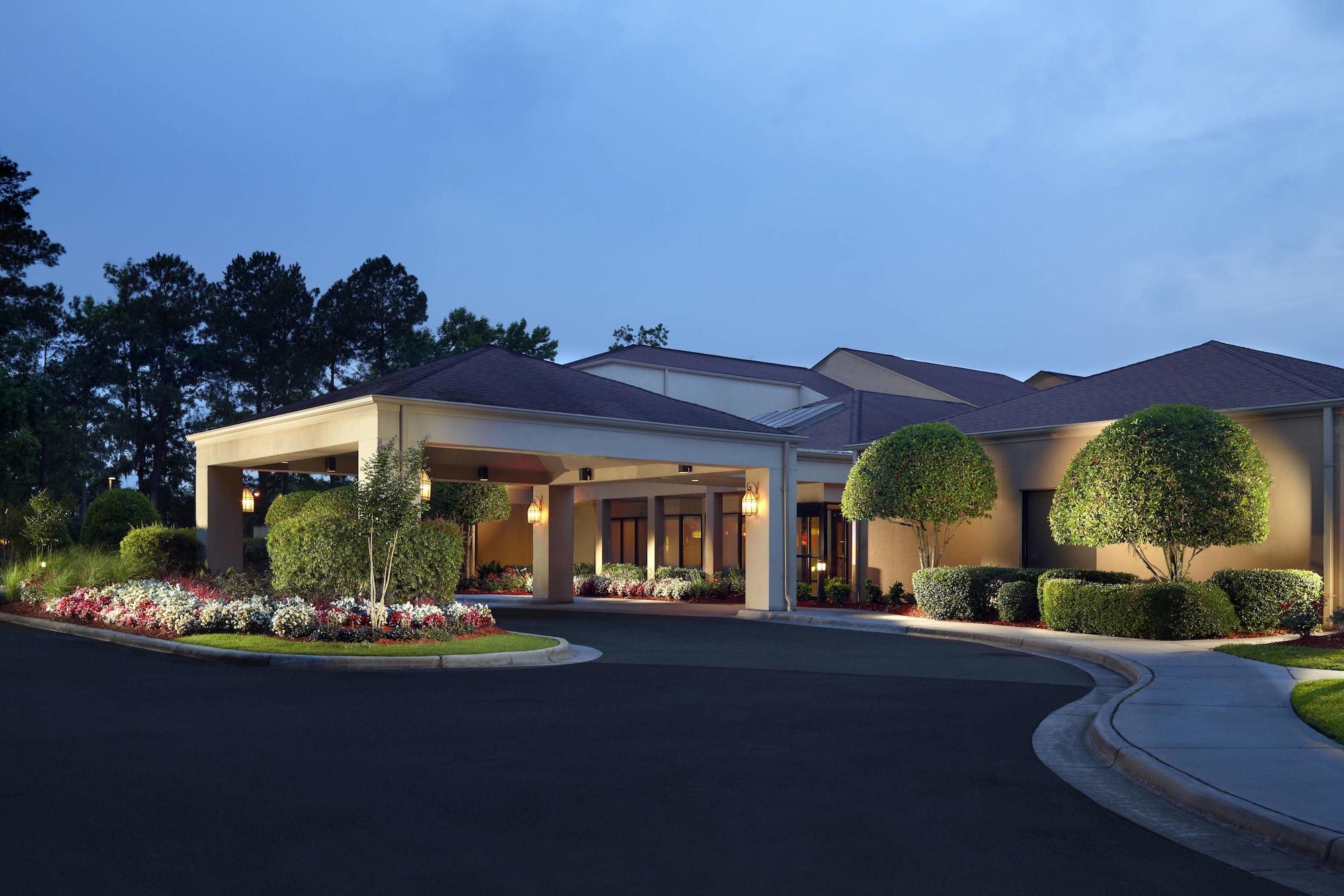 Vista Exterior Courtyard by Marriott Savannah Midtown