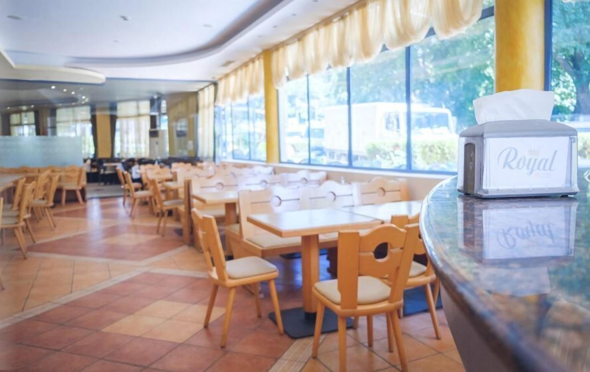 Bar/Salón Regina Hotel