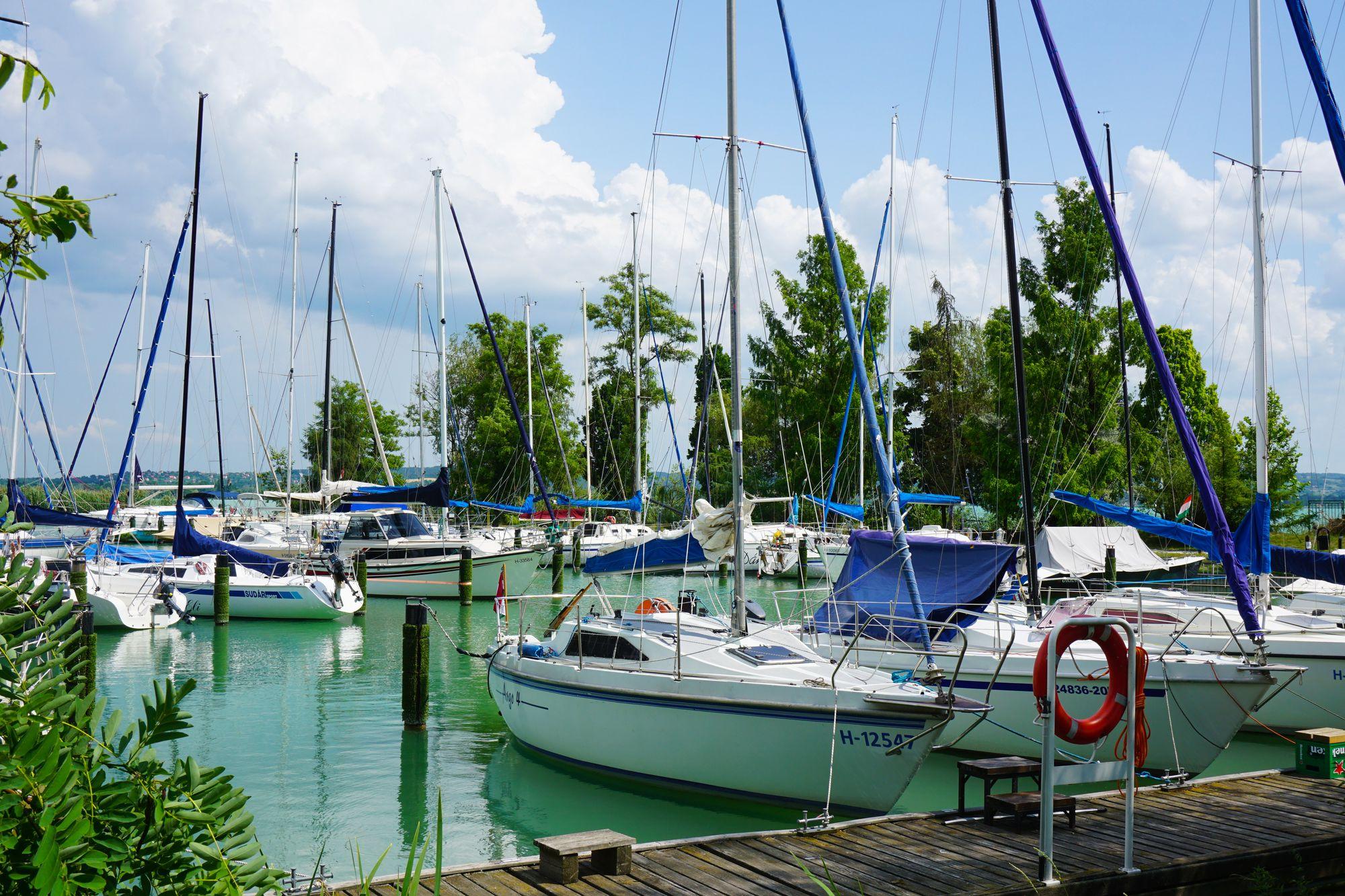 Varios Tihany Yacht Club