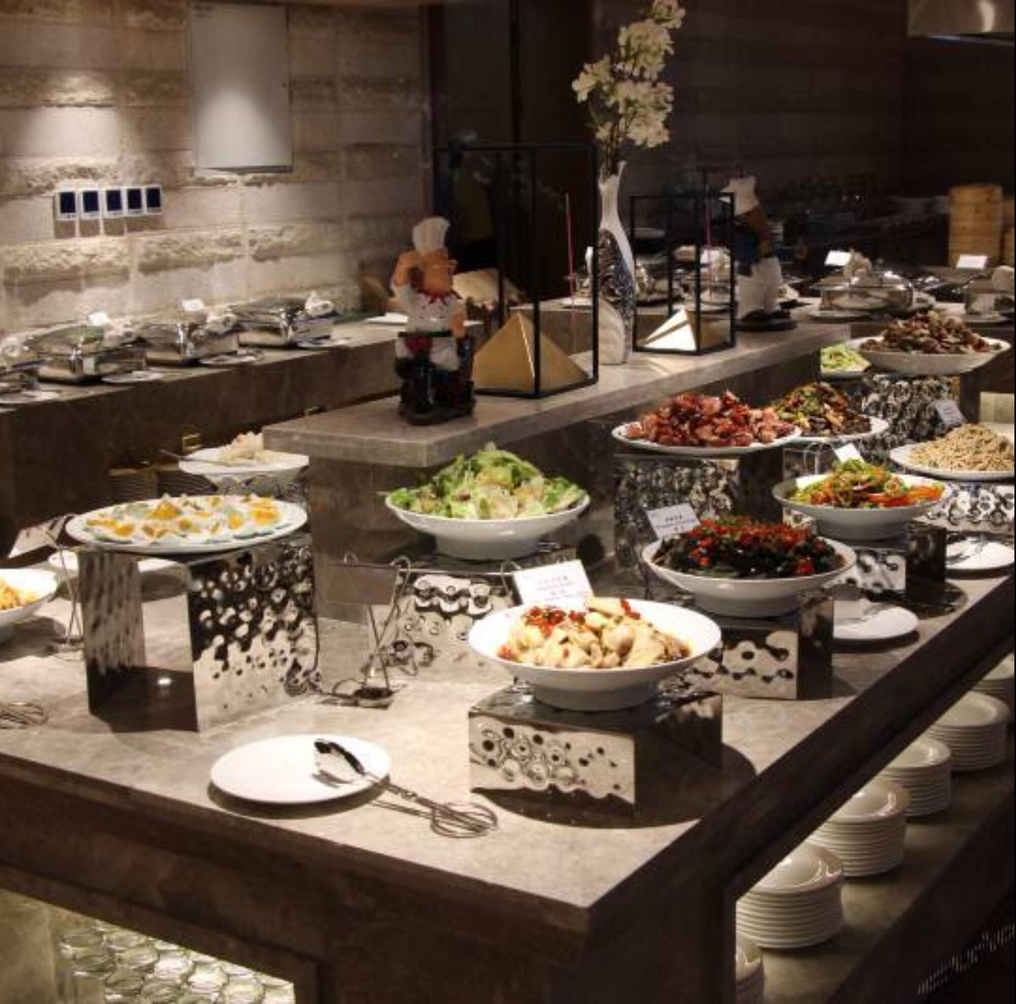 Restaurant Queshan Lake Arcadia Intl Resort