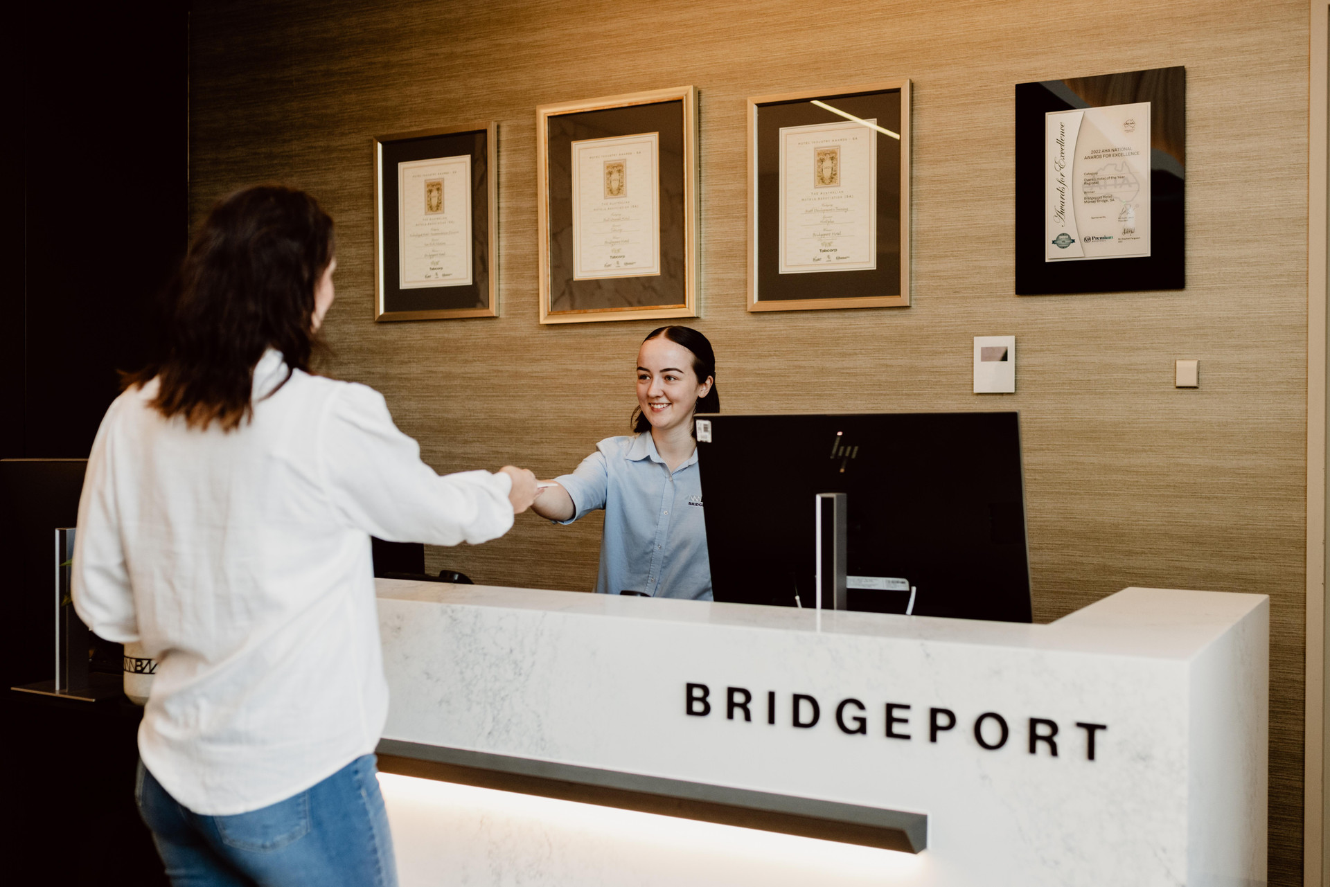 Vista Lobby Bridgeport Hotel