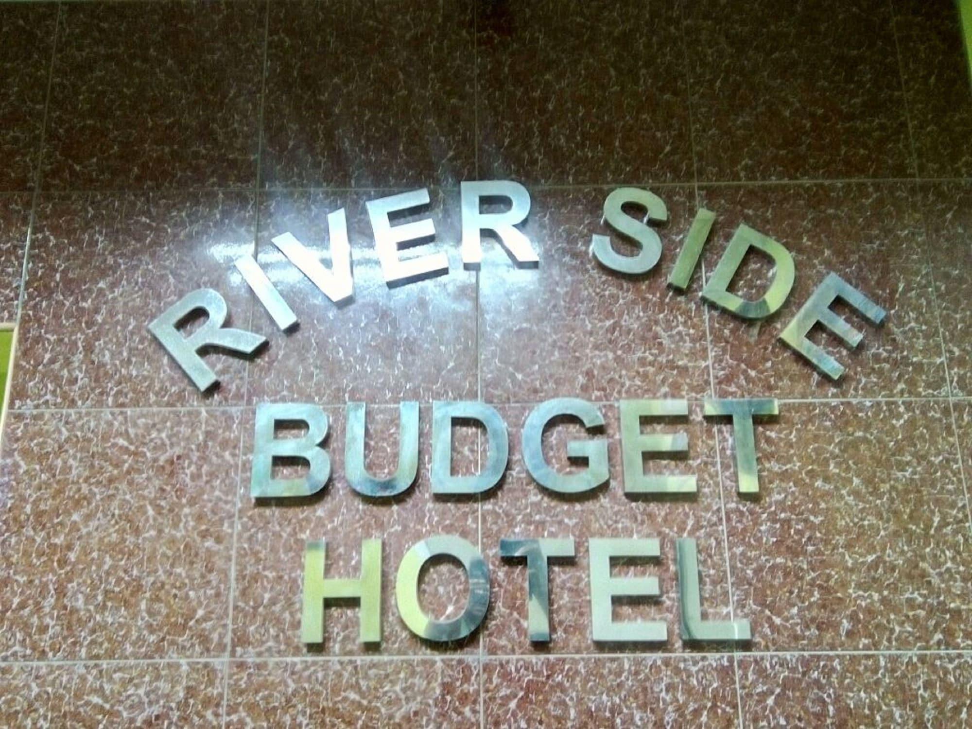 Vista Exterior Riverside Hotel