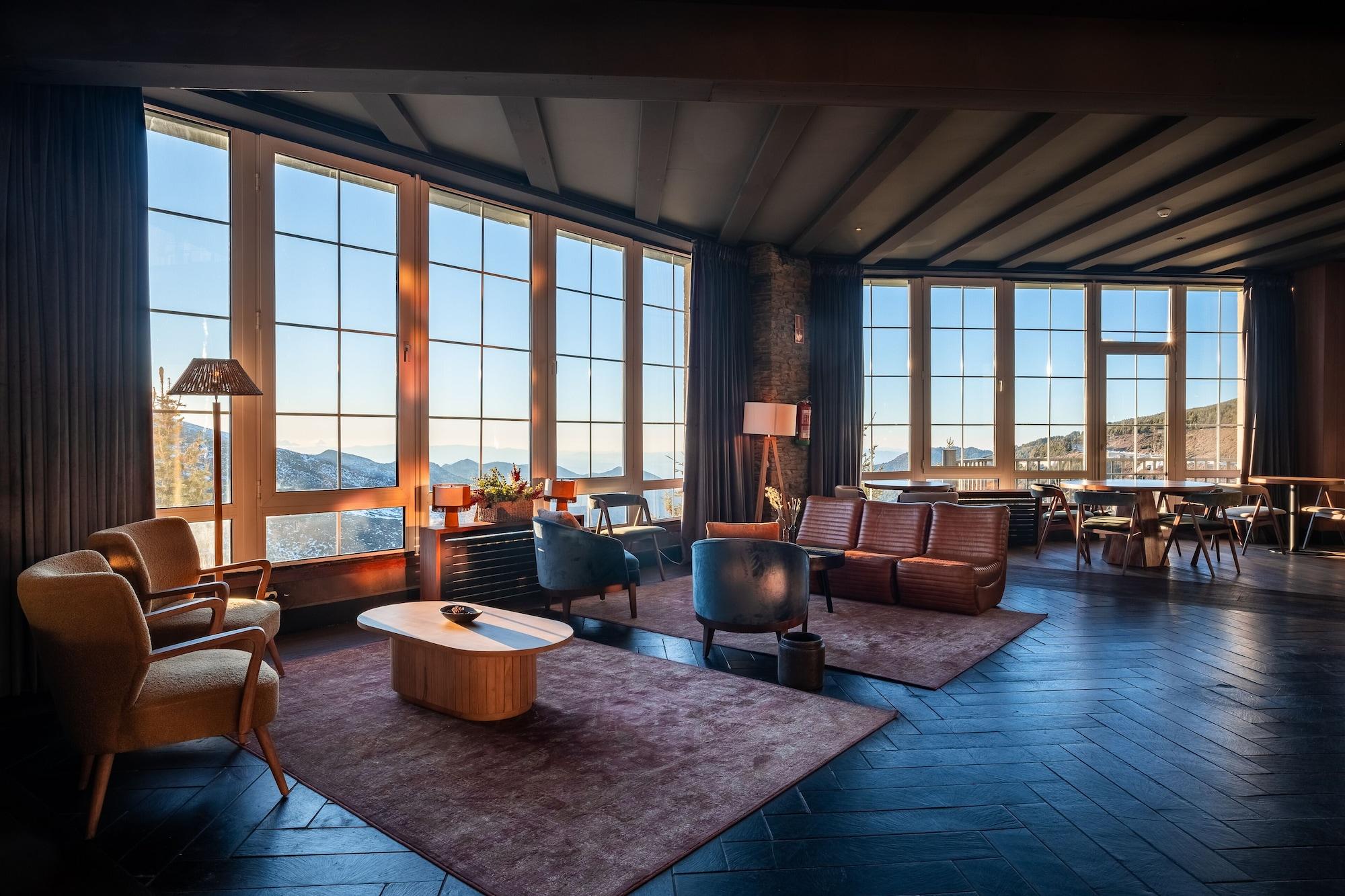 Vista Lobby The Mountains Hotel