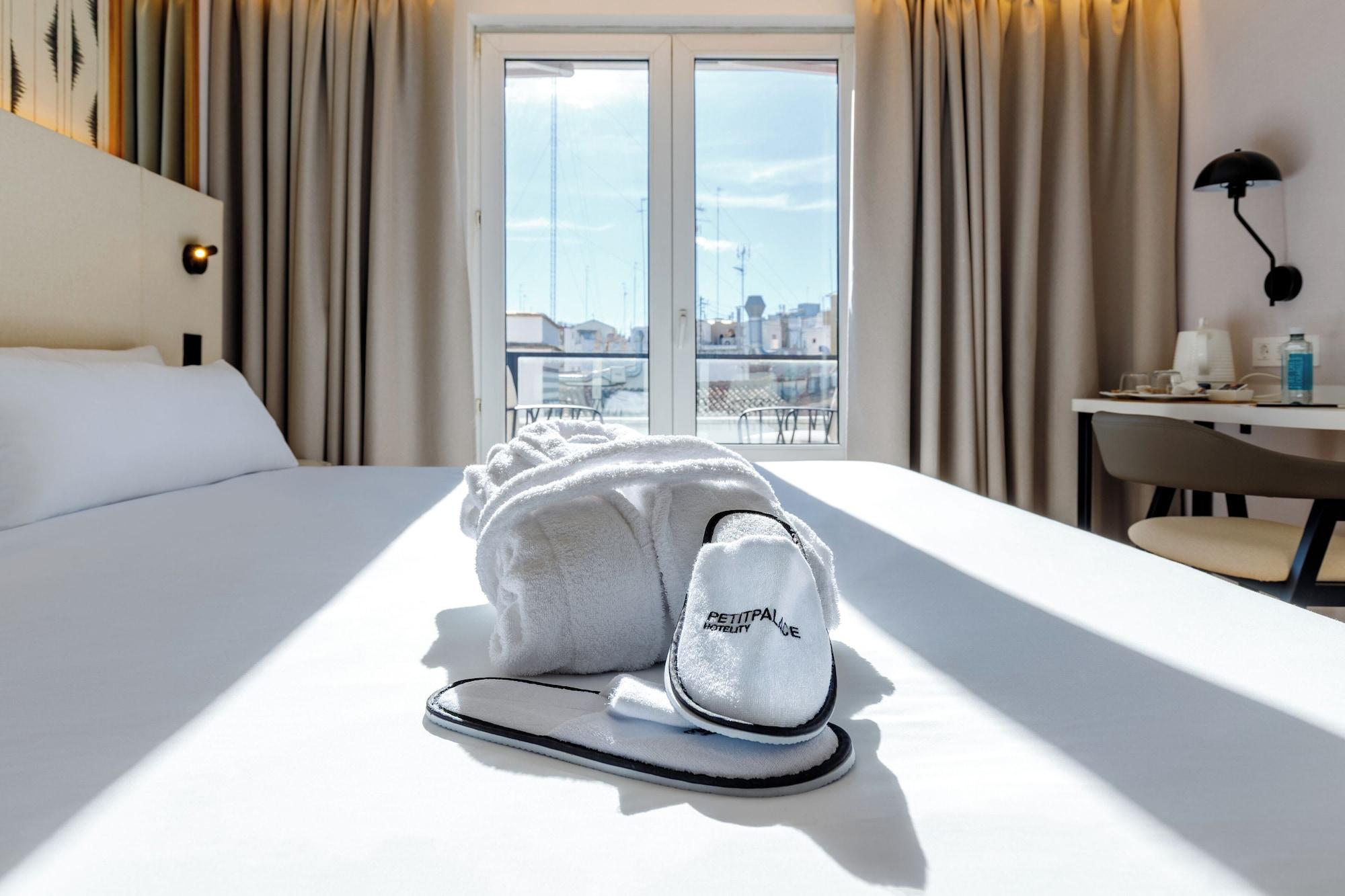 Set de Habitación Petit Palace Plaza de la Reina Hotel