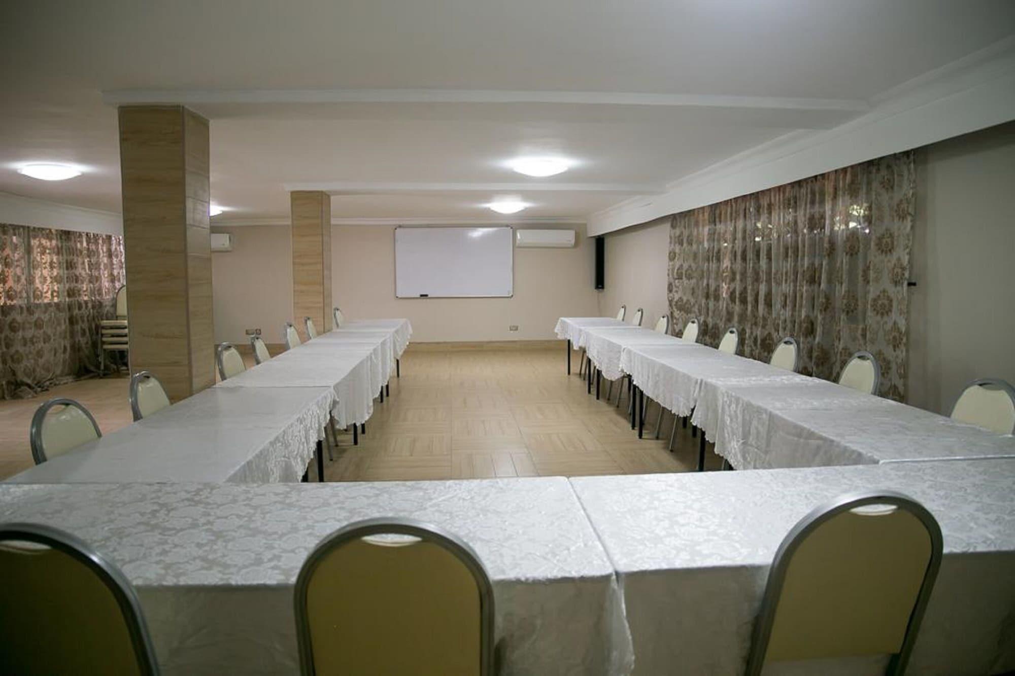 Sala de Reuniones Aabiya Lodge