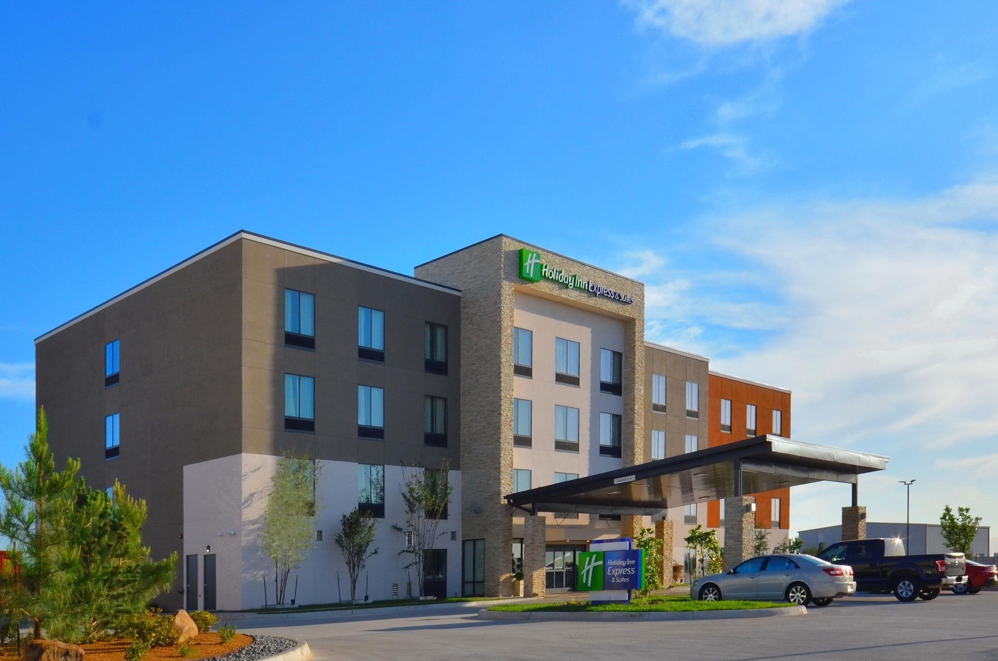 Vista Exterior Holiday Inn Express & Suites Oklahoma City Mid - Arpt Area by IHG