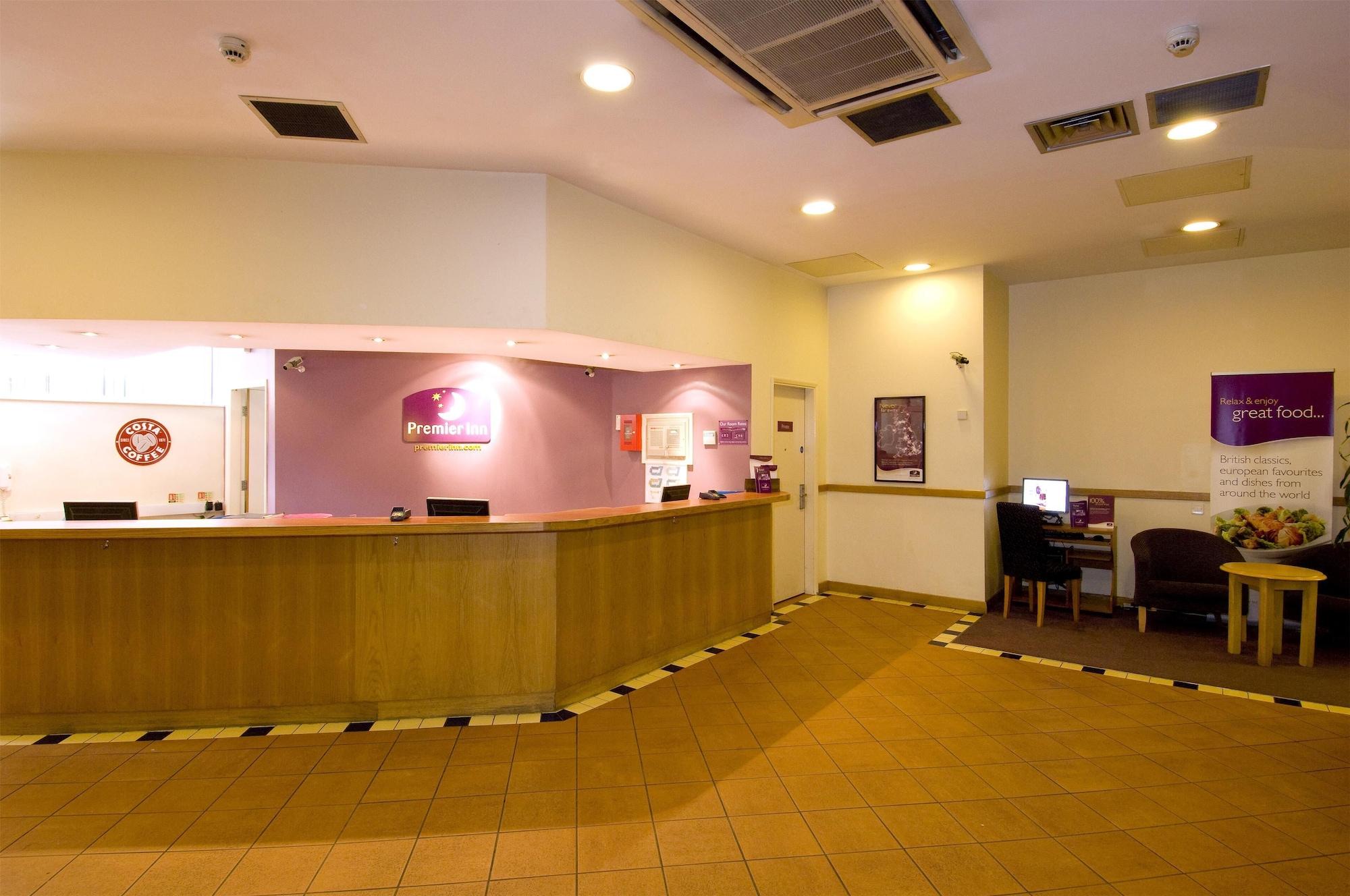 Vista Lobby Premier Inn Manchester Portland St
