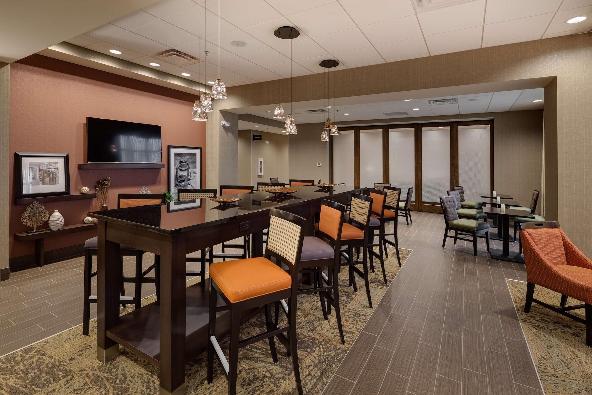 Restaurant Hampton Inn Morristown, I-81