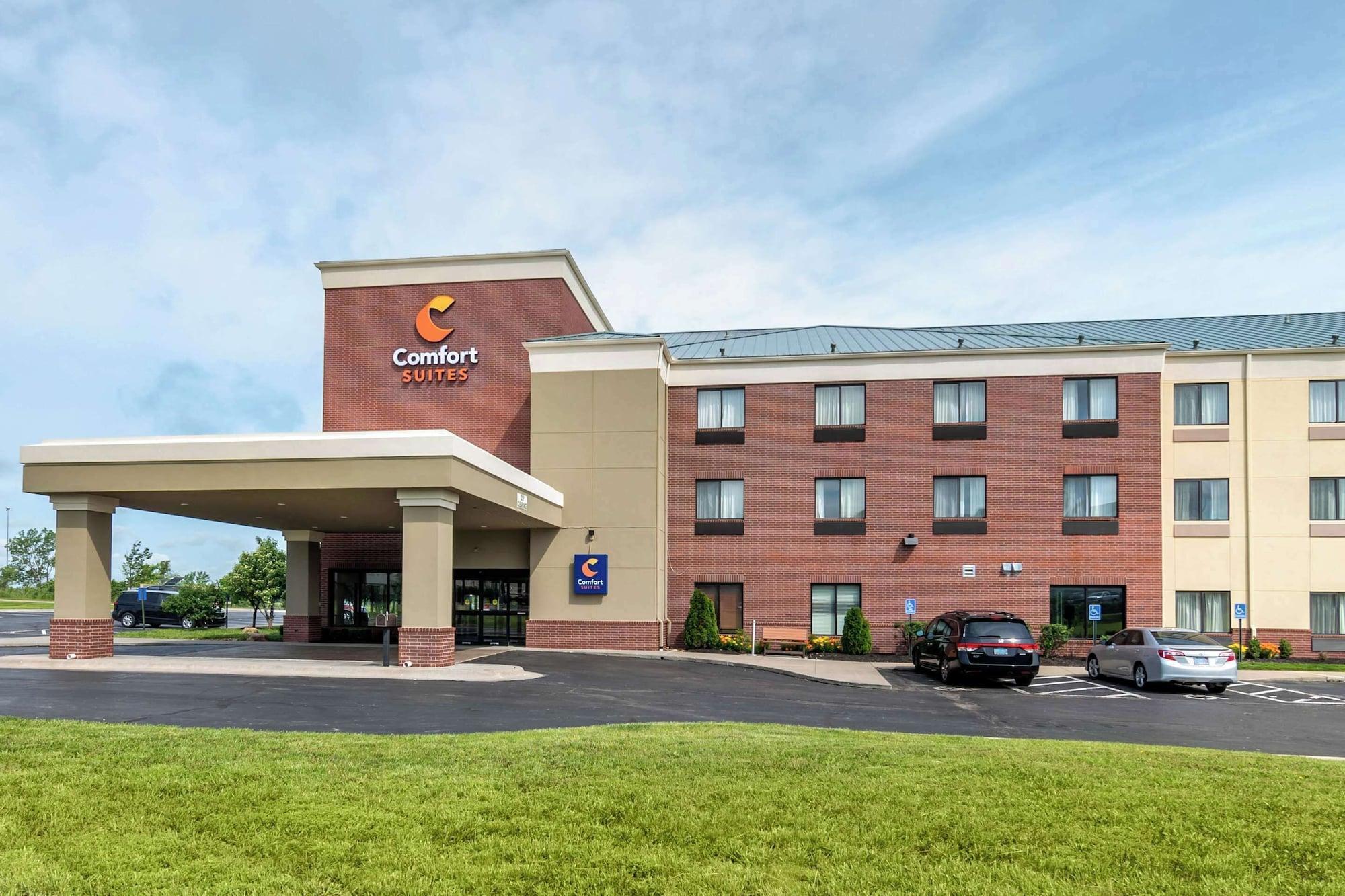 Vista Exterior Comfort Suites Speedway - Kansas City