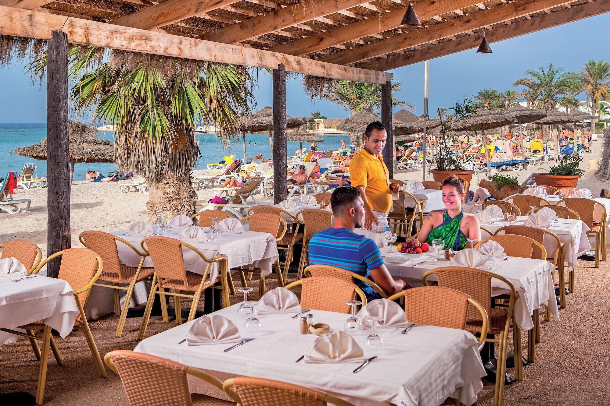 Restaurant Monarque Dar Jerba Narjess - Family Only