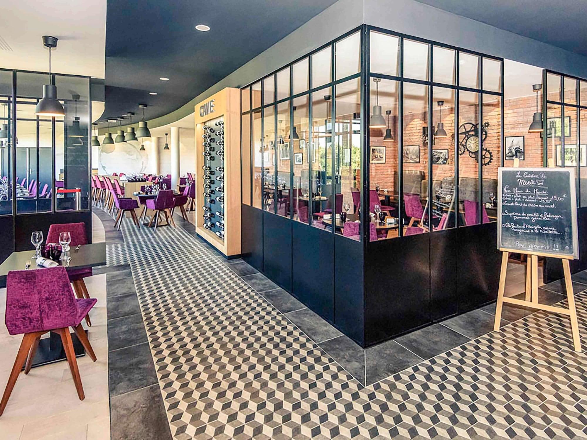 Vista Exterior Mercure Poitiers Site du Futuroscope Hotel