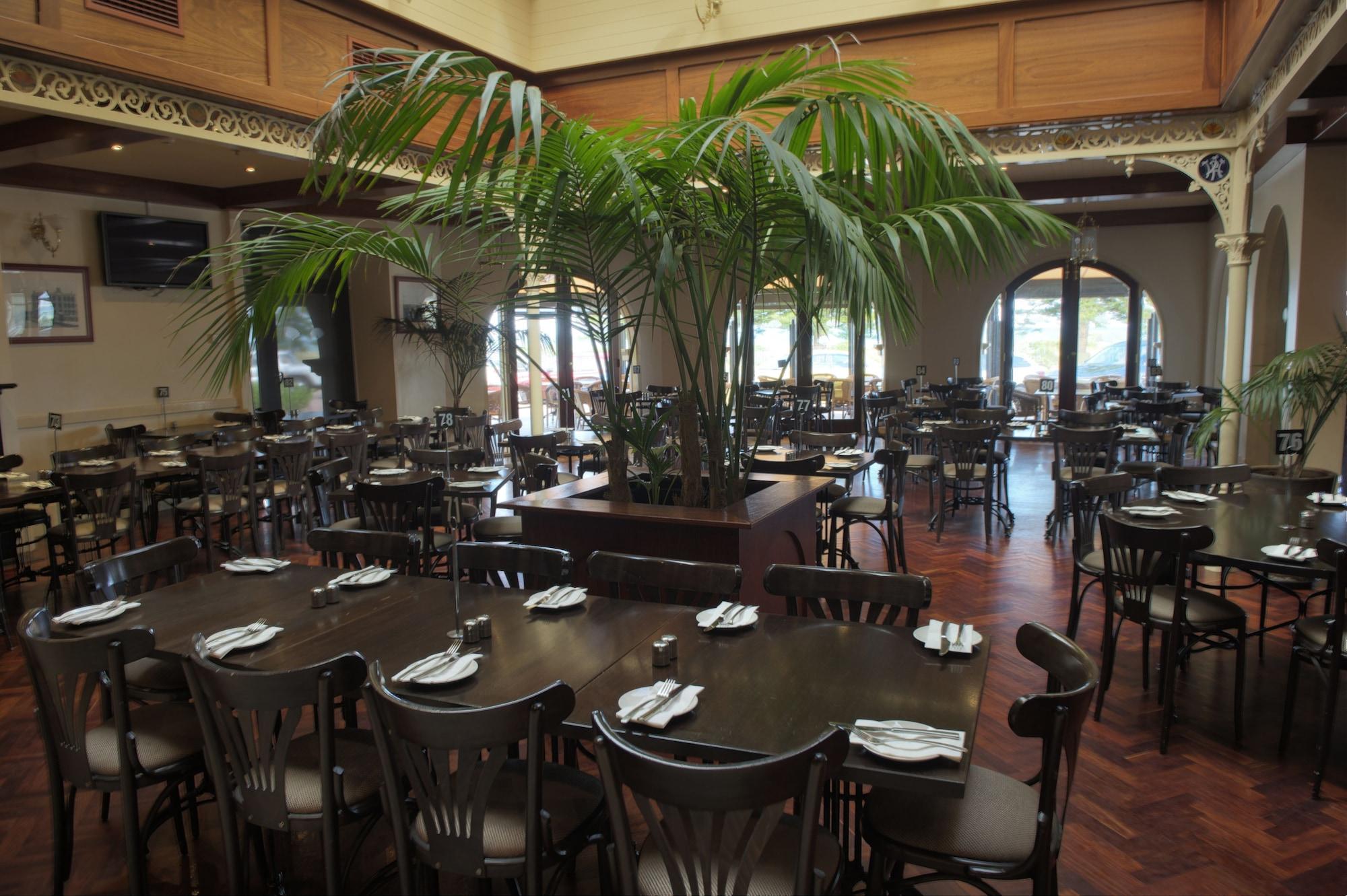 Restaurant Largs Pier Hotel Motel