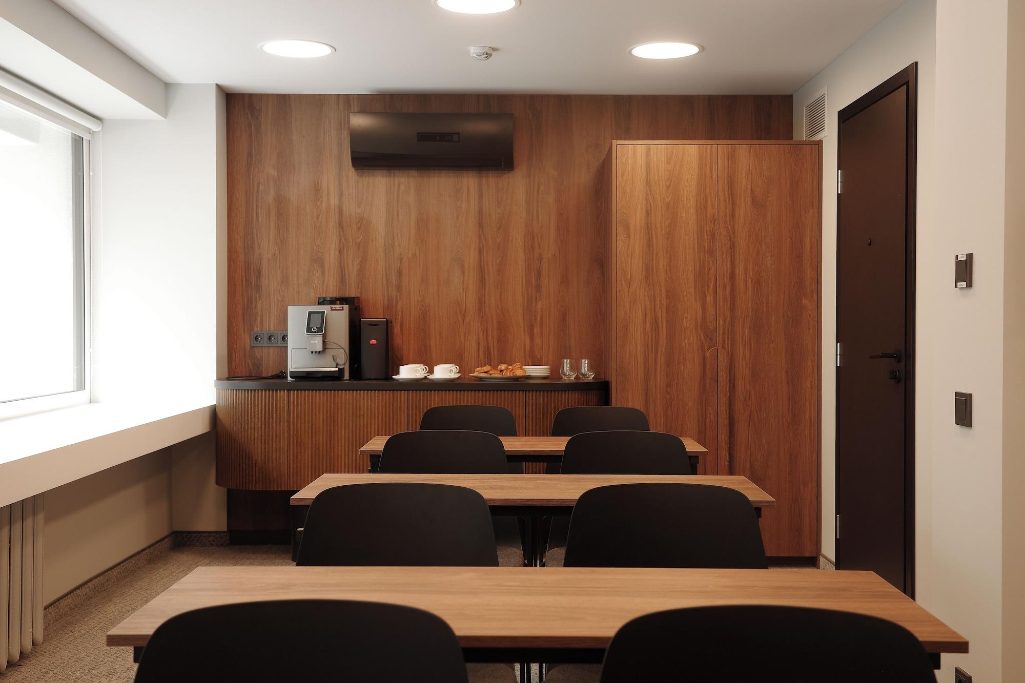 Sala de Reuniones AIRINN Vilnius Airport Hotel RENOVATED 2025