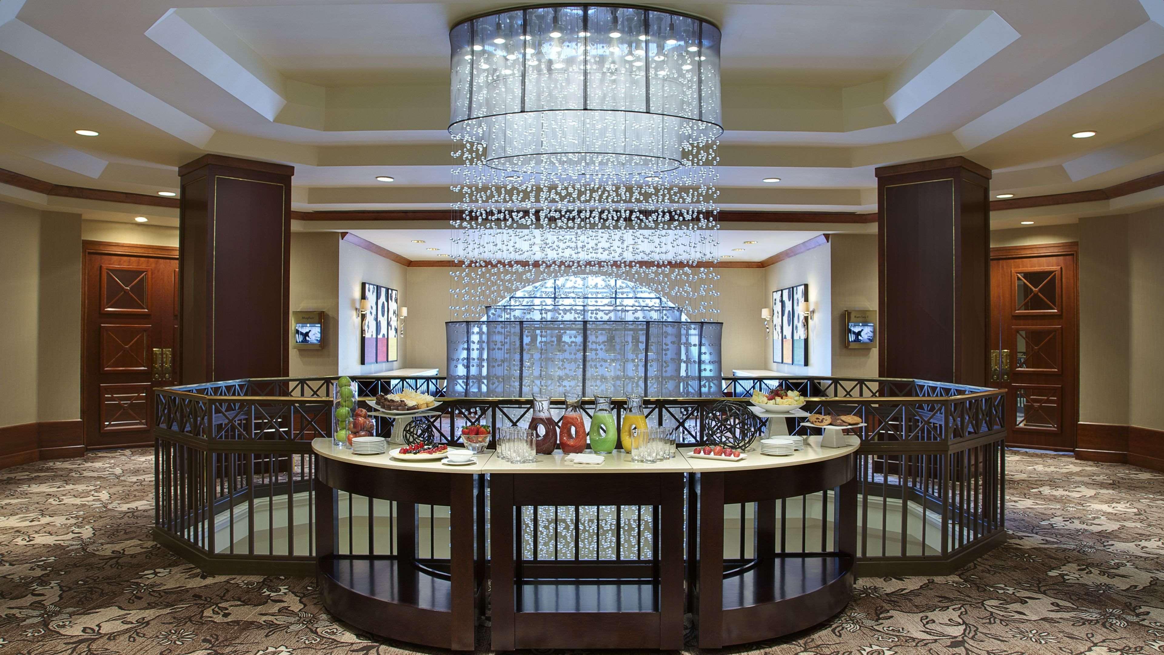 Vista Lobby The Yorkville Royal Sonesta Hotel Toronto