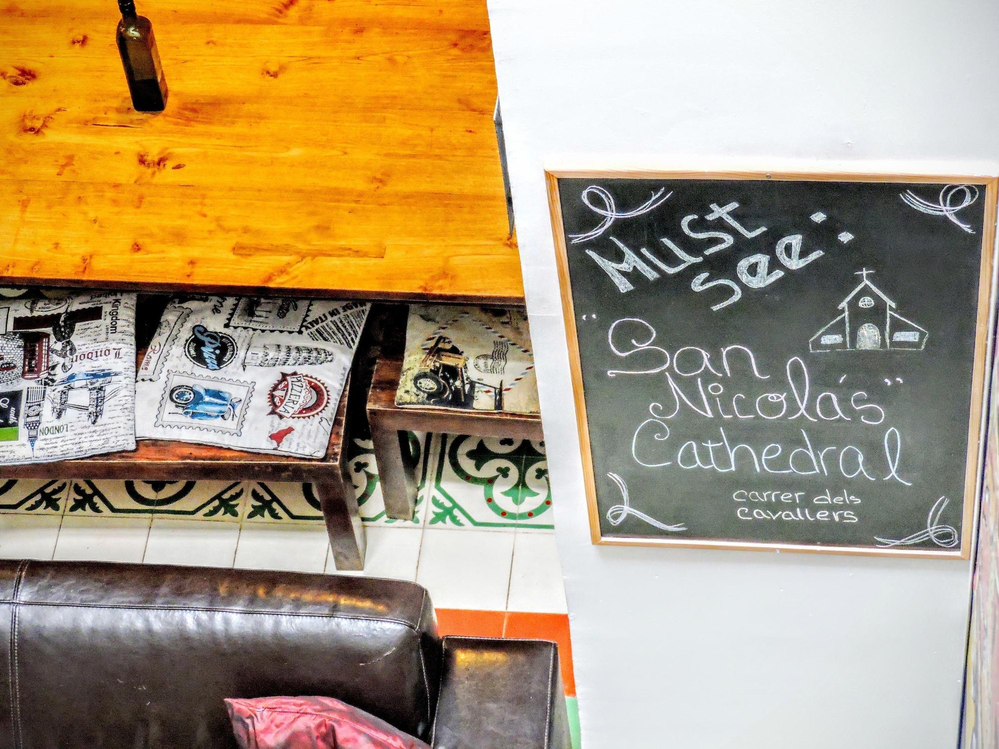 Varios Home Youth Hostel