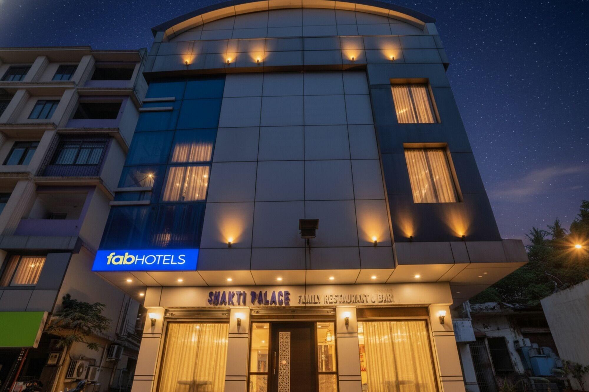 Varios Fabhotel Shakti Palace