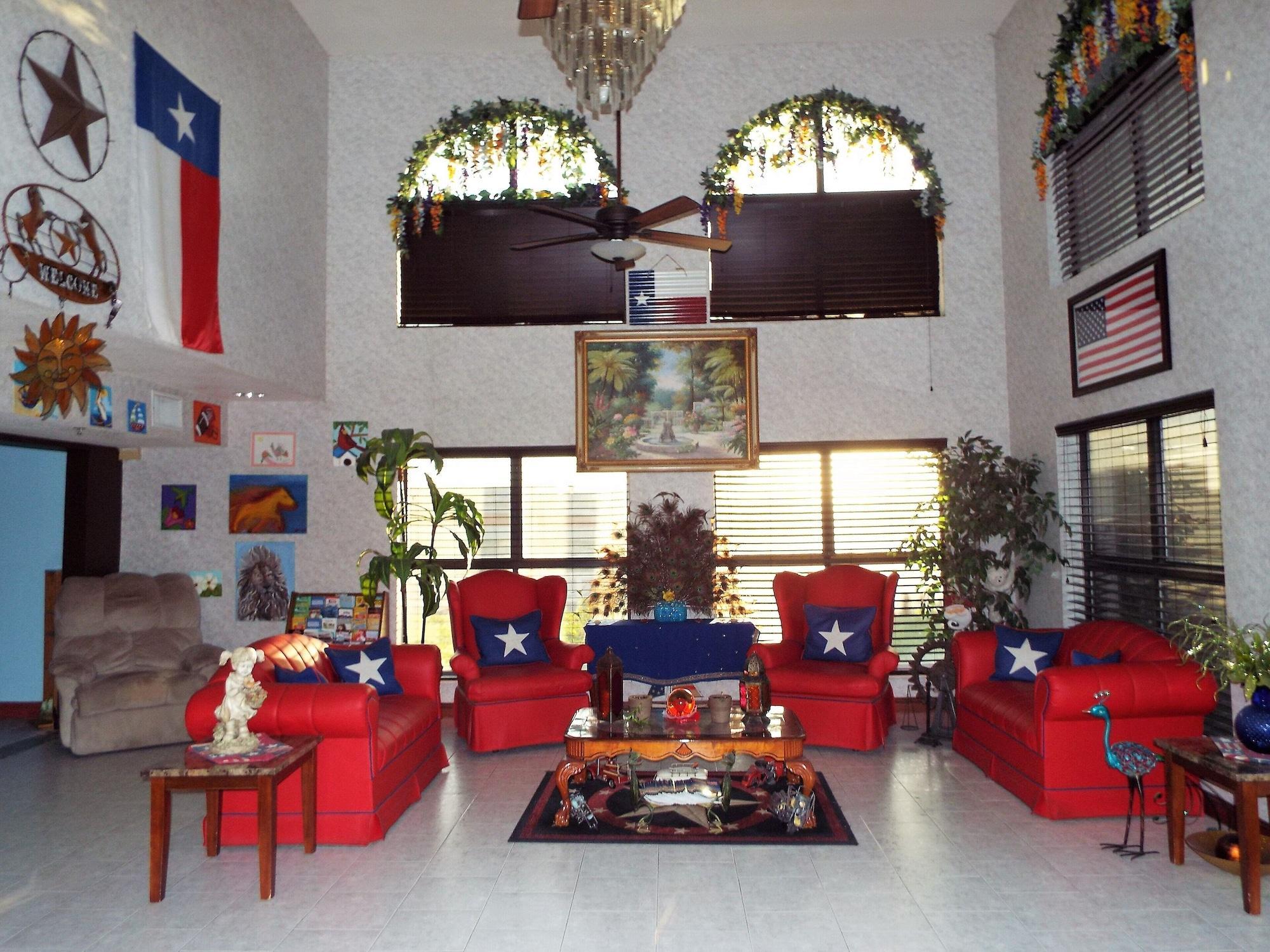 Vista Lobby Texas Inn Harlingen
