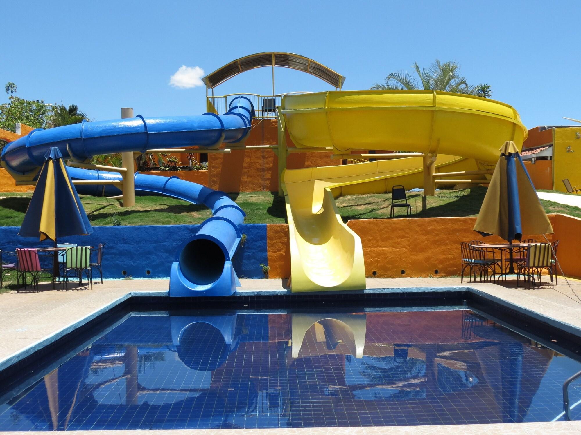 Vista Piscina Hotel La Hacienda