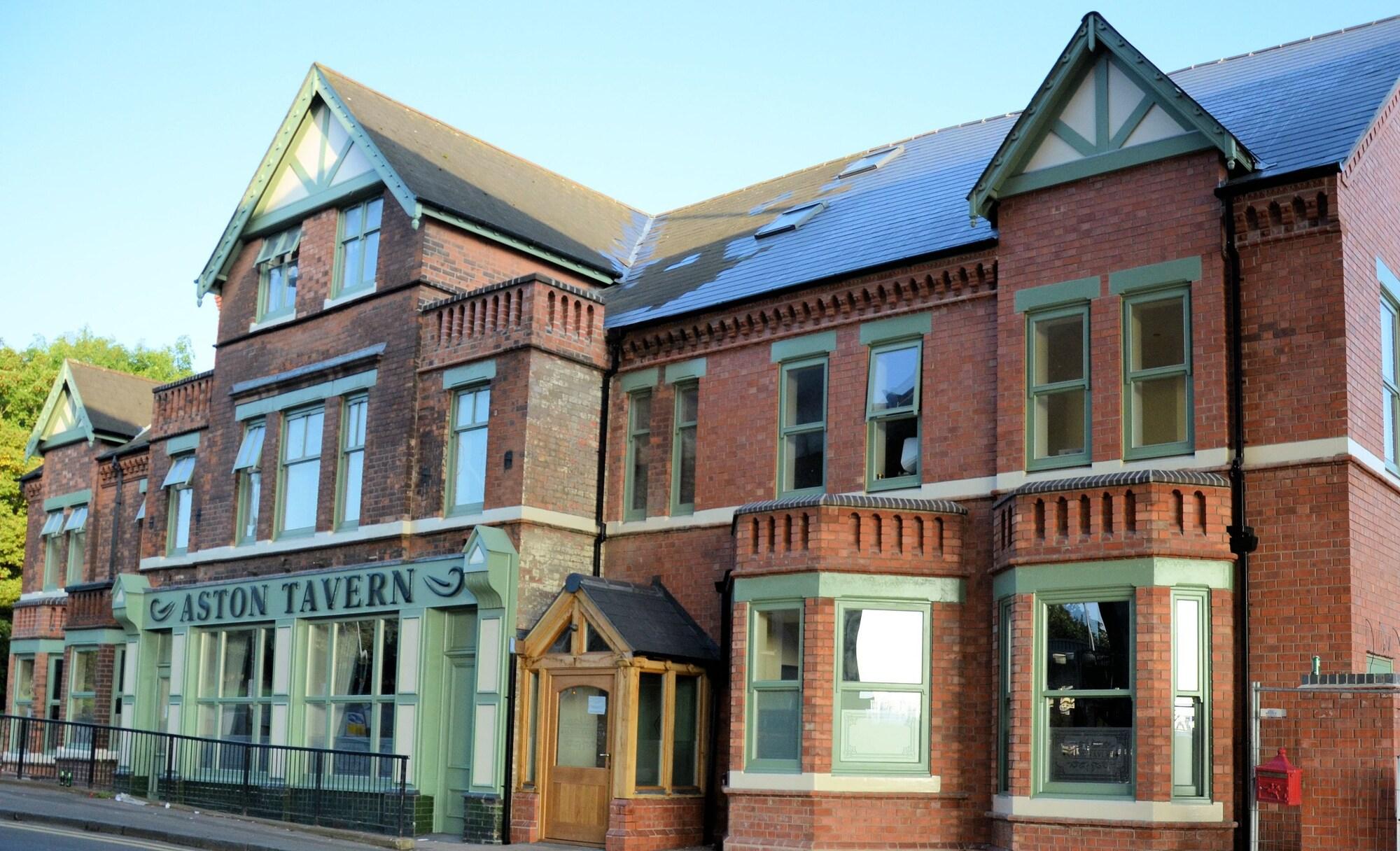 Vista Exterior The Aston Tavern