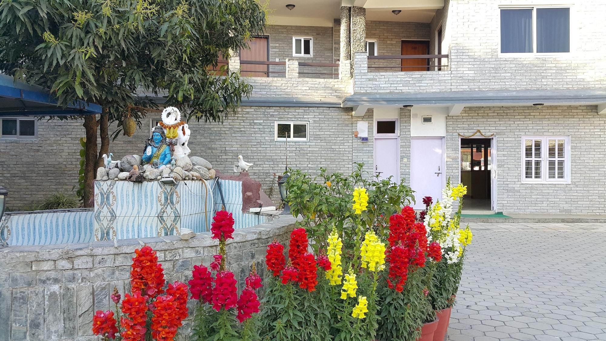 Vista Exterior Hotel Bishram