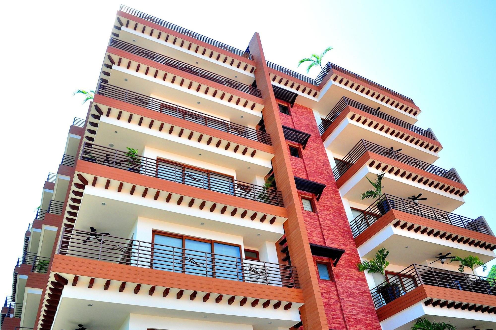 Vista Exterior Pinnacle Resorts 220