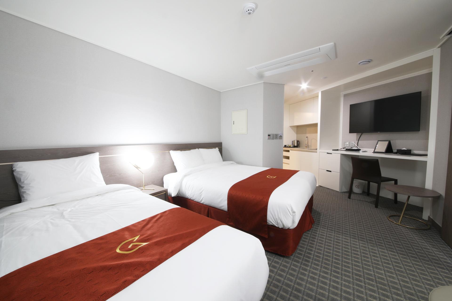 Varios Golden Tulip Essential Namgang