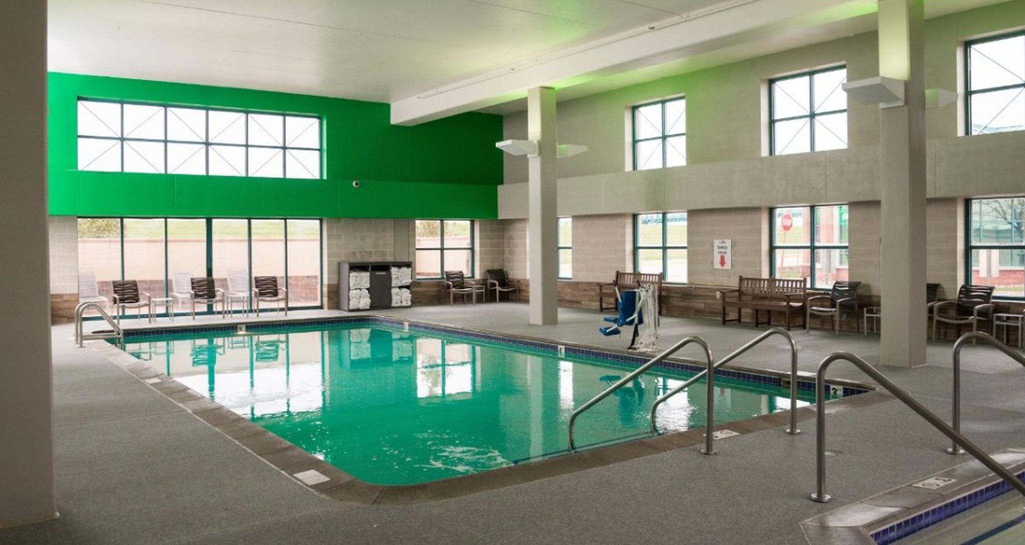 Vista da piscina Isle Casino Hotel Bettendorf - A Caesars Rewards Destination
