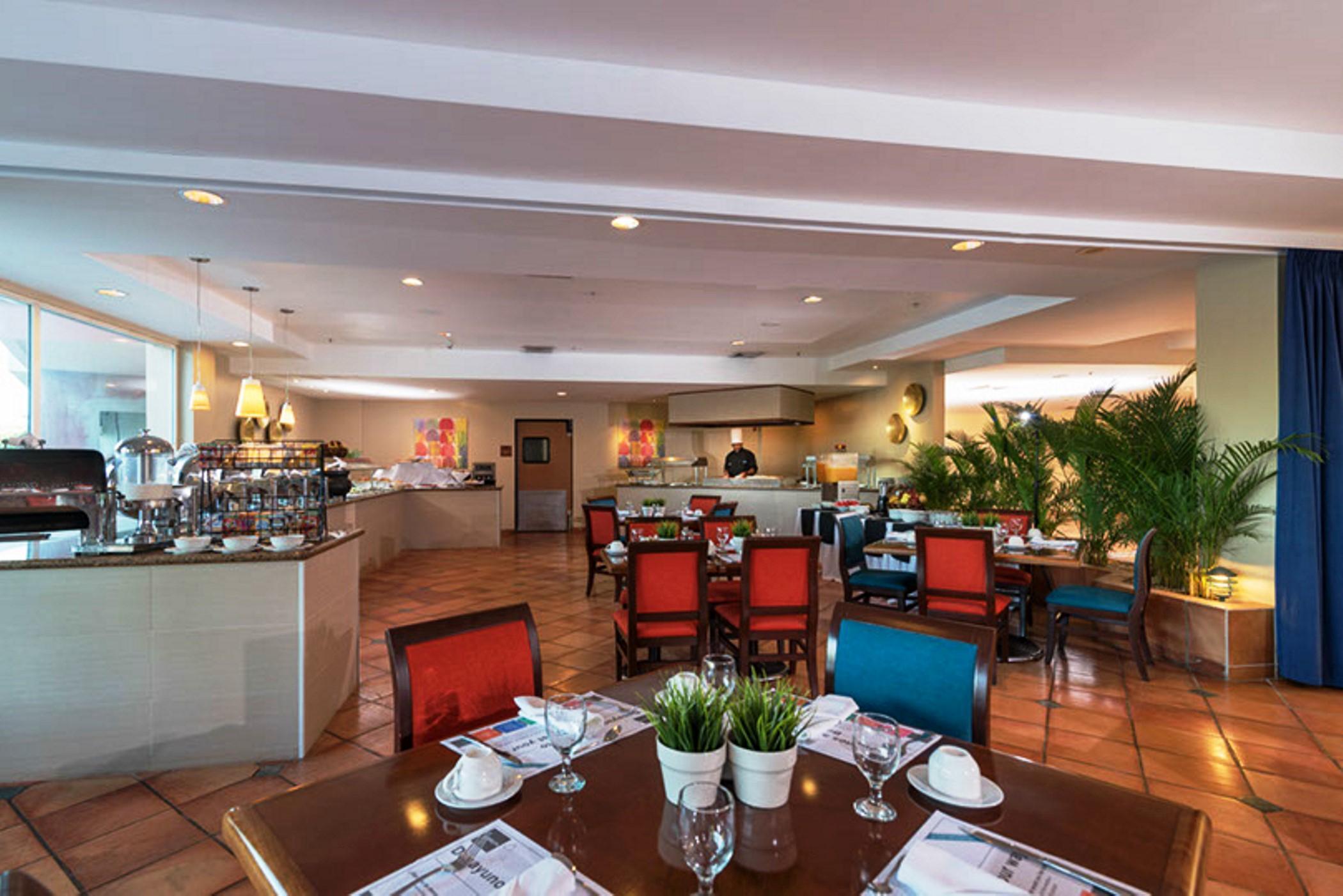 Restaurant Hodelpa Garden Suites Golf & Convention Center