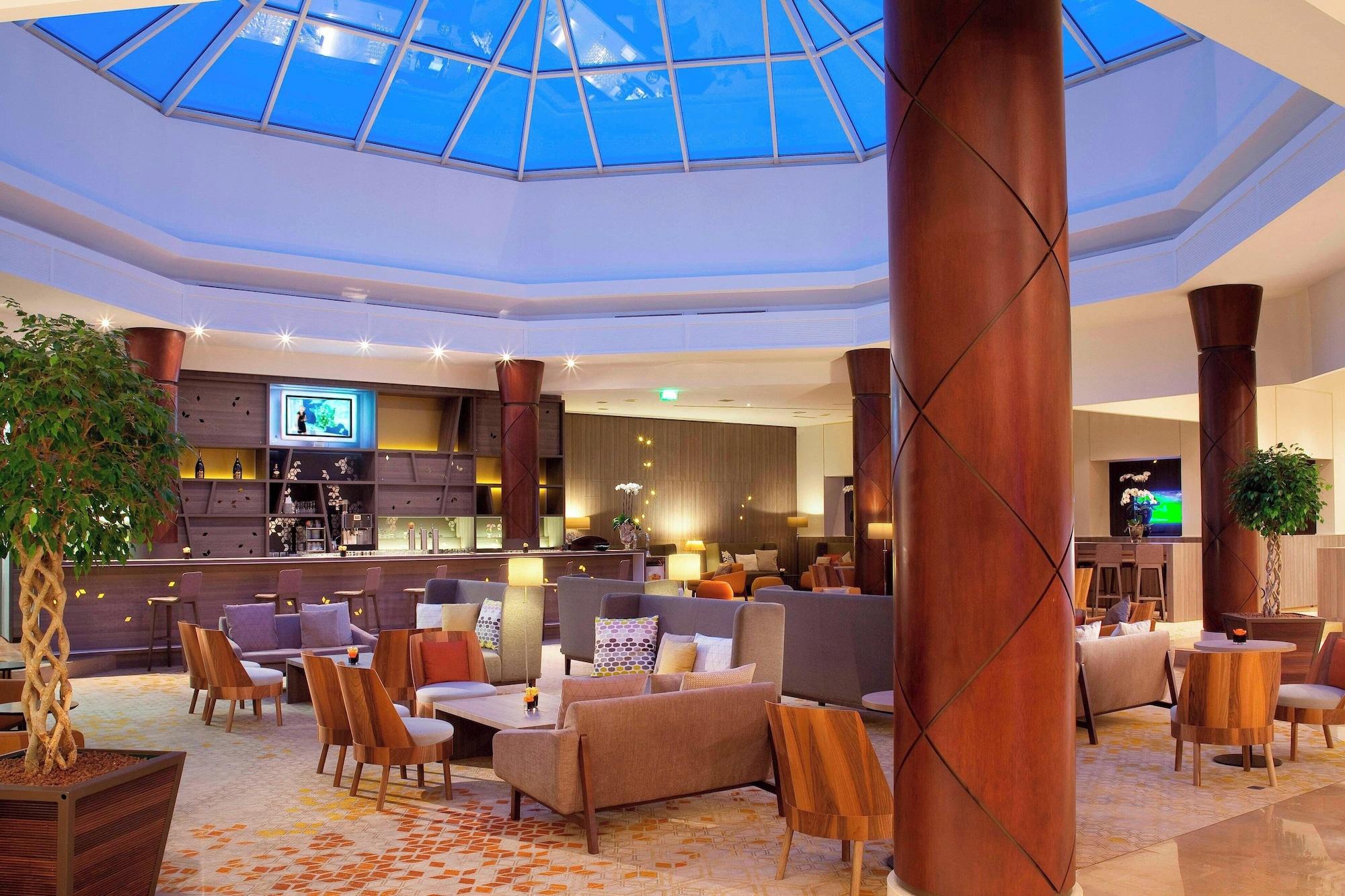 Vista Lobby Paris Marriott Charles de Gaulle Airport Hotel