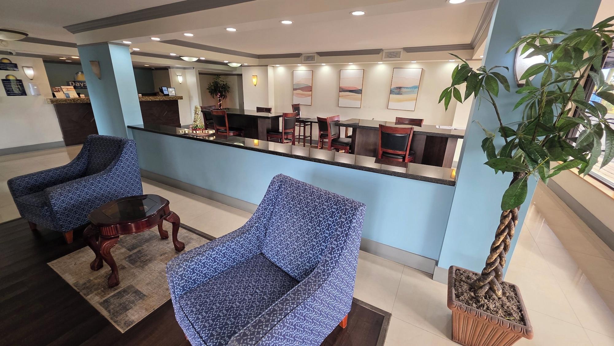 Vista Lobby Days Inn by Wyndham Florida City