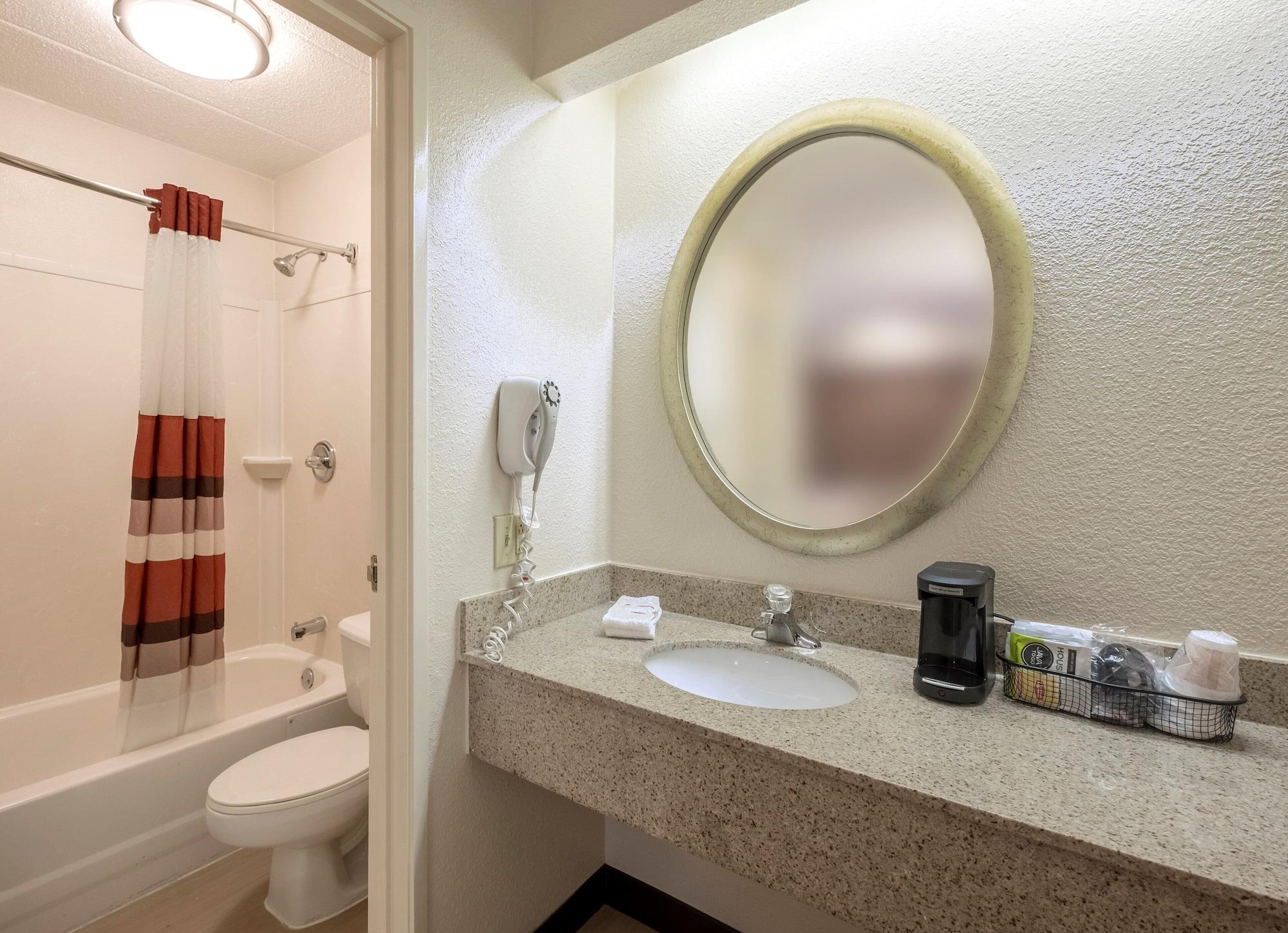 Equipamiento de Habitación Red Roof Inn Milford - New Haven