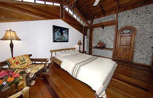 Varios Aguila de Osa Rainforest & Marine Adventure Lodge