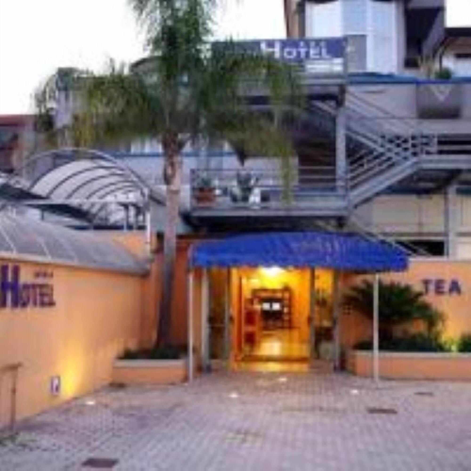 Vista Exterior Tea Palace Hotel