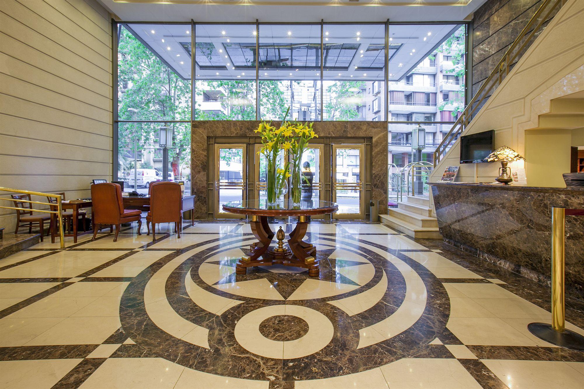 Vista Lobby Plaza el Bosque Ebro