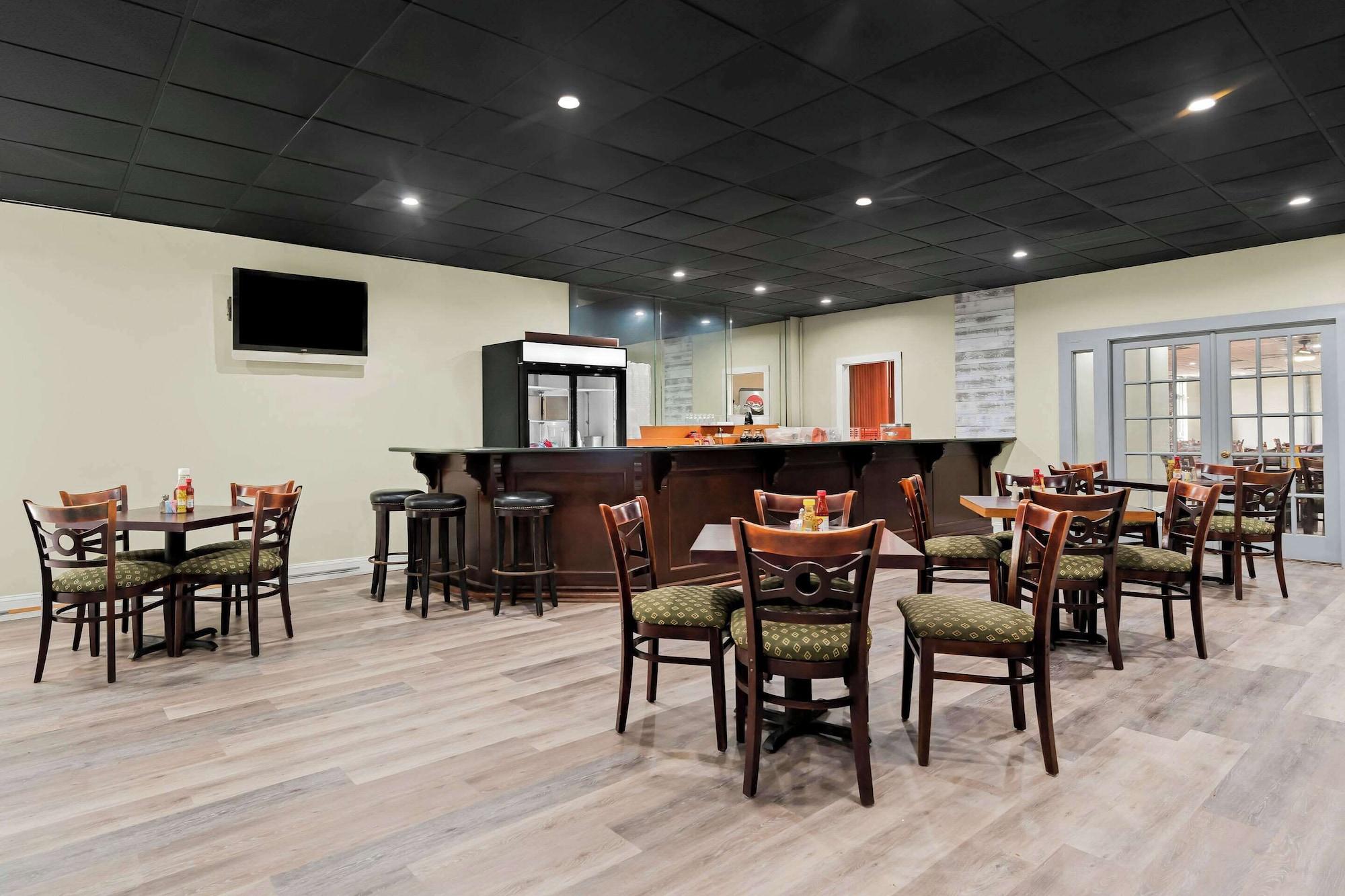 Bar/Salón Quality Inn Americus