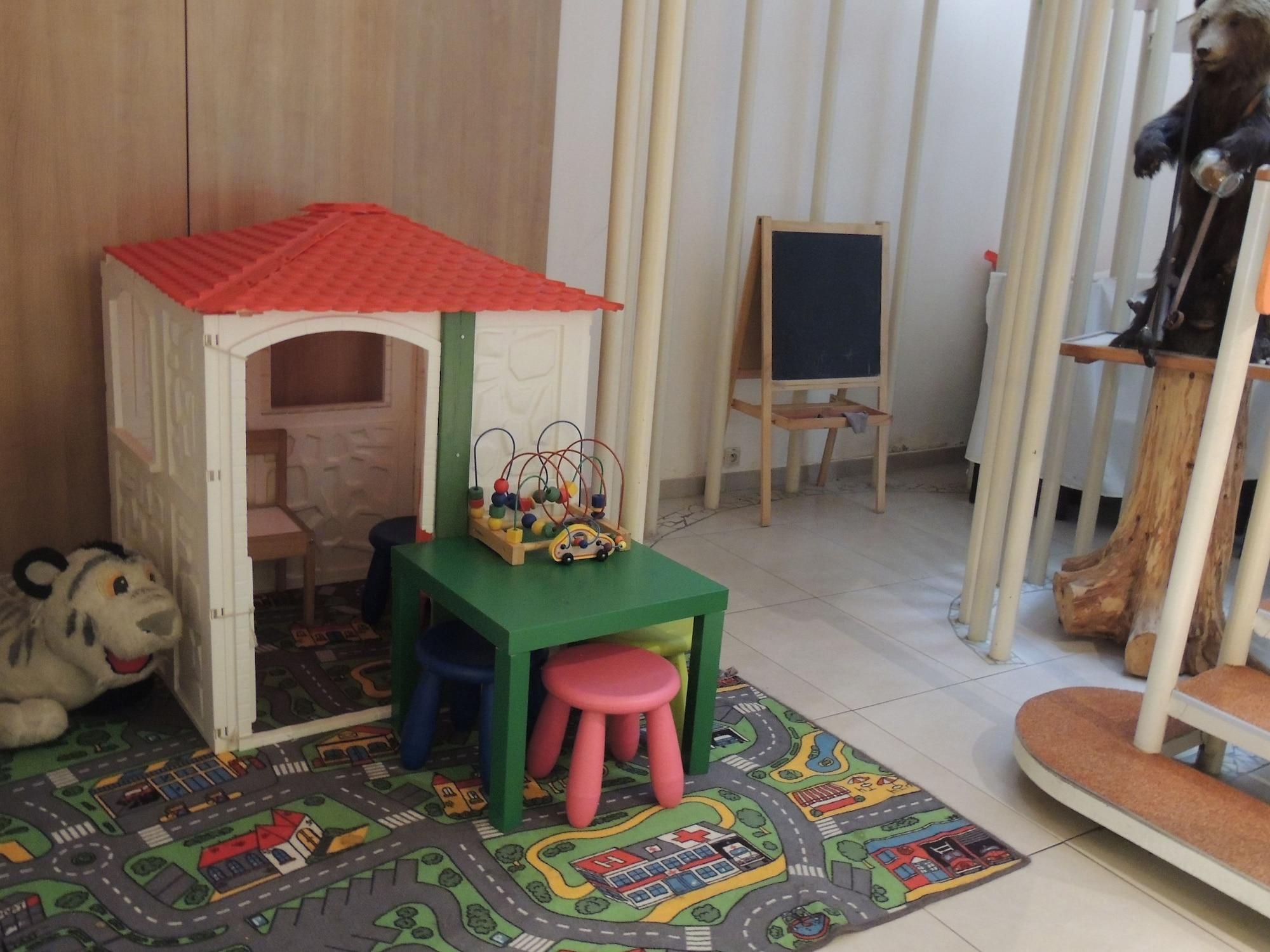 Instalaciones Recreativas Hotel Club