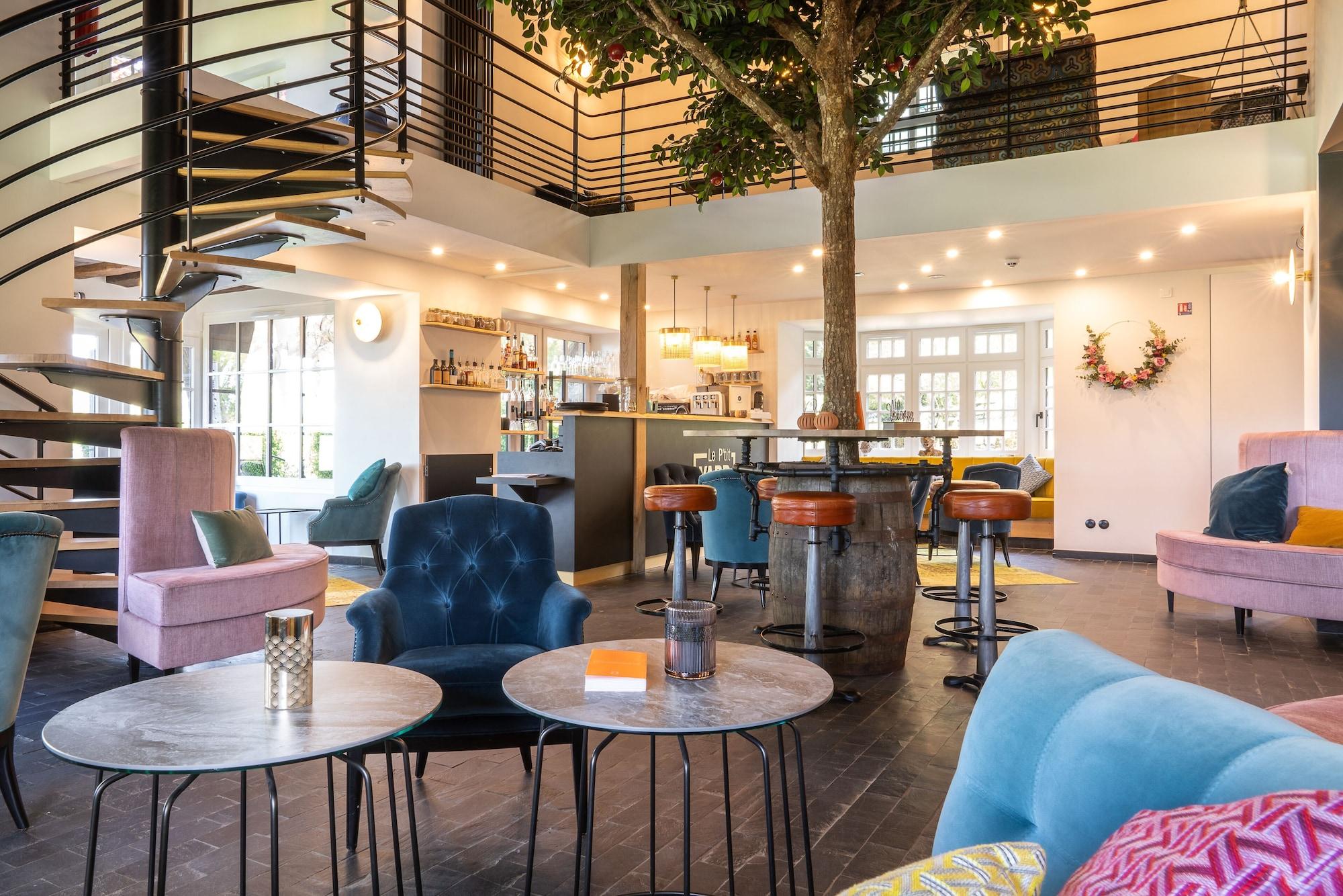 Bar/Salón Les Jardins de Coppelia