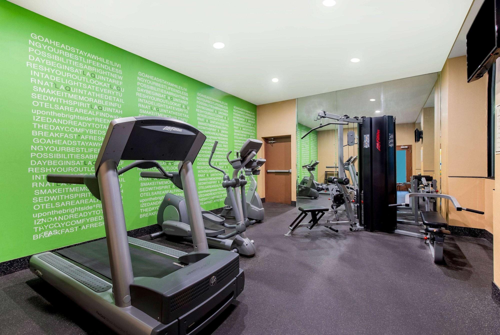 Gimnasio La Quinta Inn by Wyndham West Long Branch/NJ Shore Area
