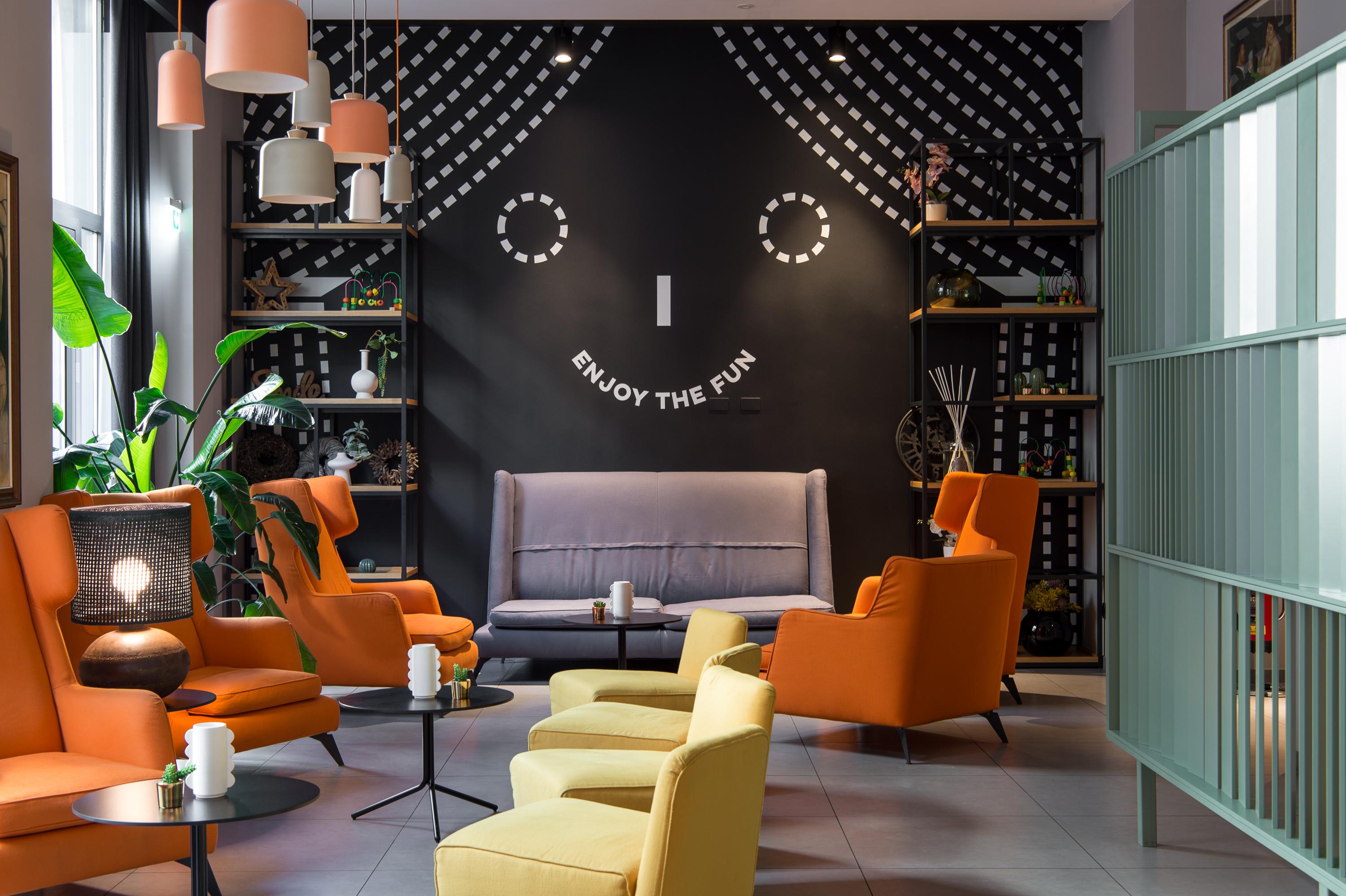 Varios The Poet Hotel
