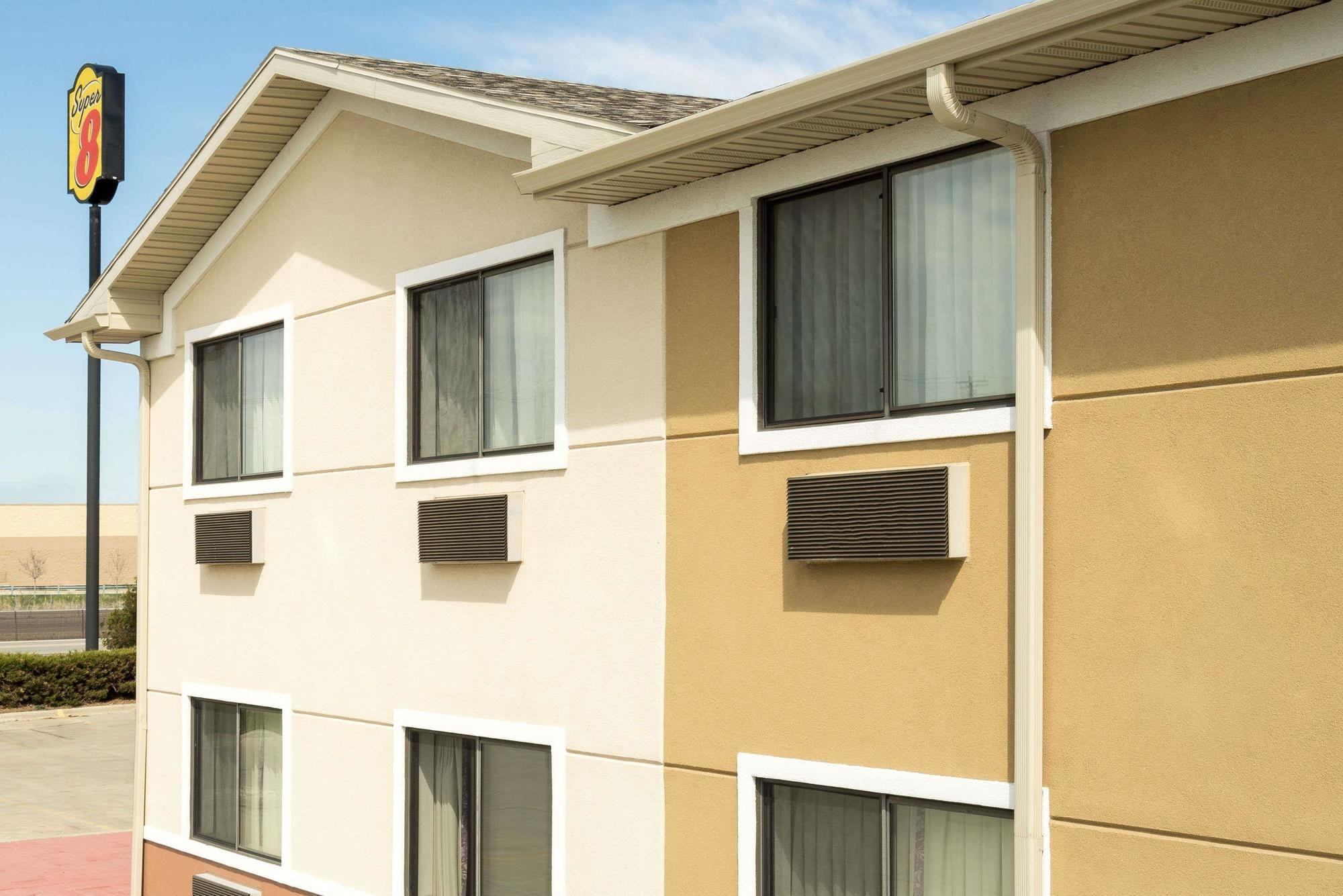 Vista Exterior Super 8 by Wyndham Fond Du Lac
