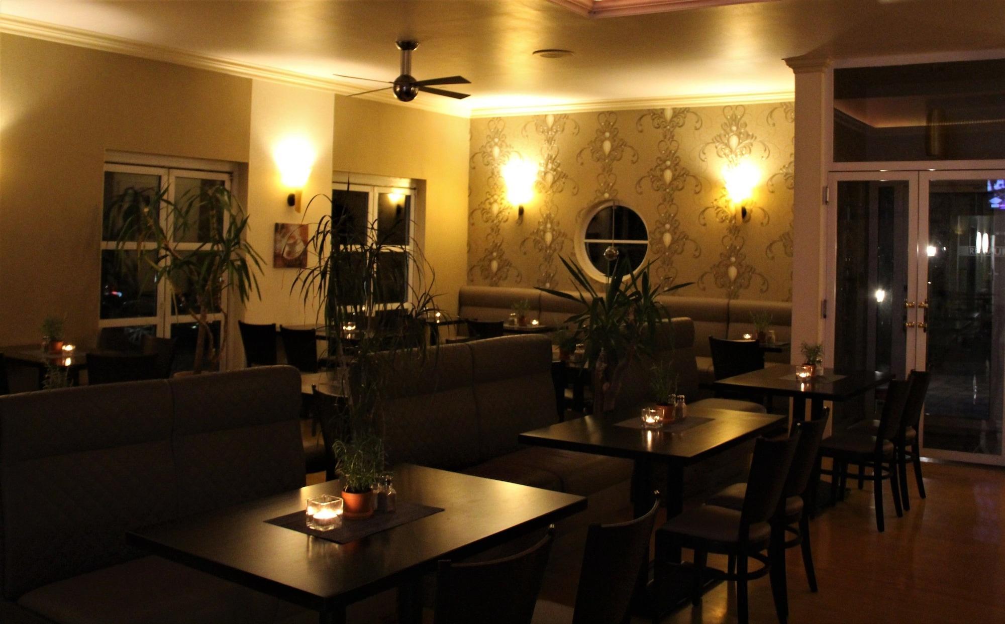 Varios Check Inn Hotel