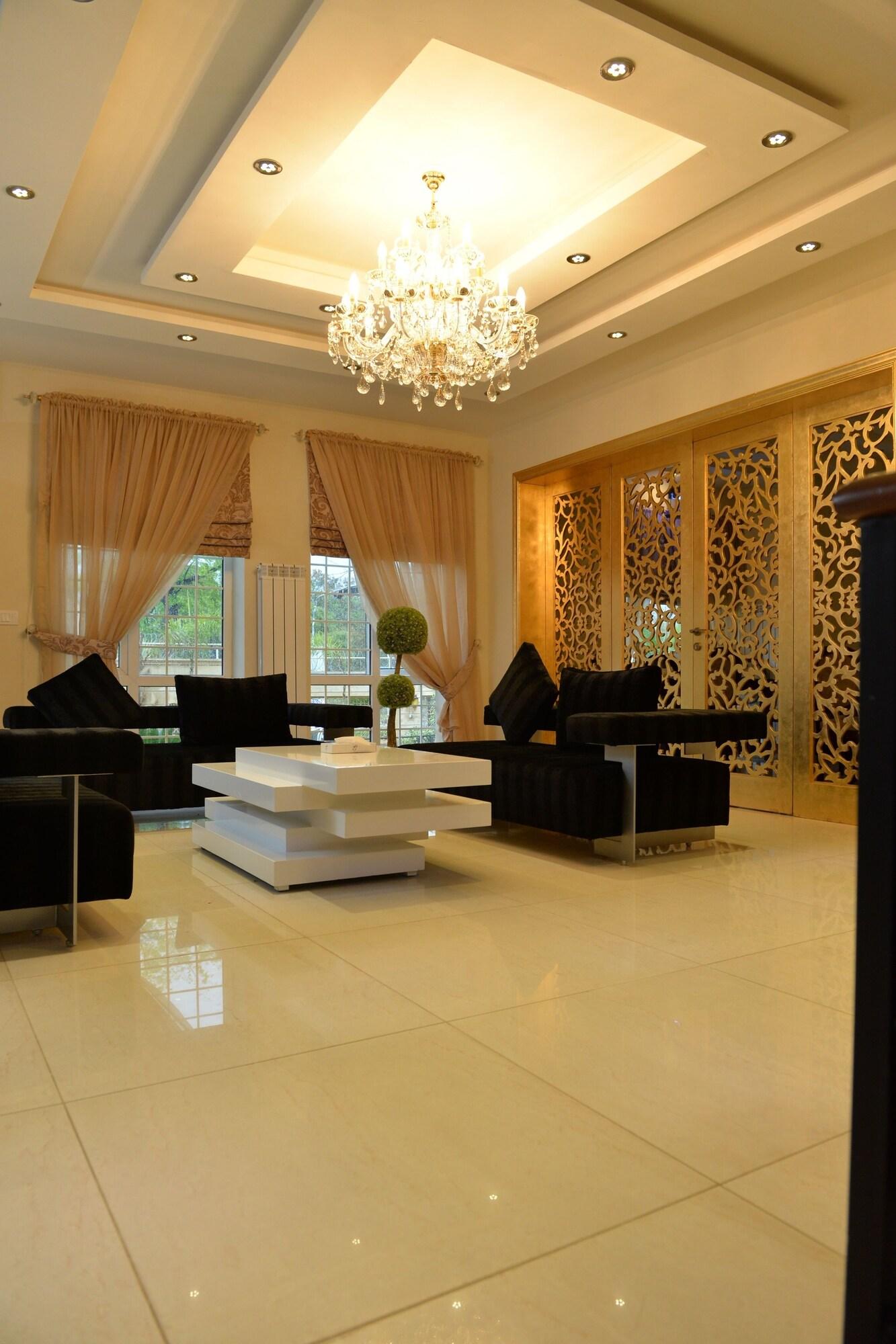 Vista Lobby Bella View Lounge