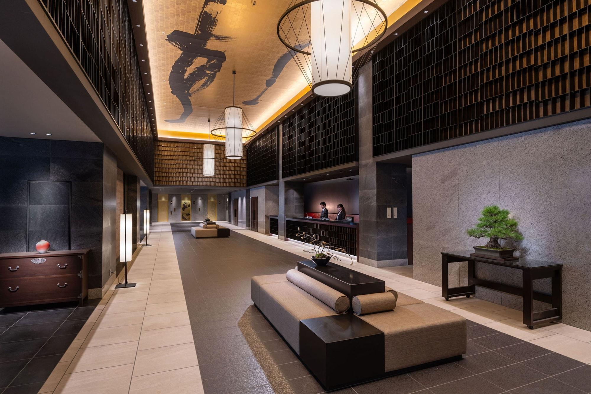 Vista Lobby DoubleTree by Hilton Kyoto Station