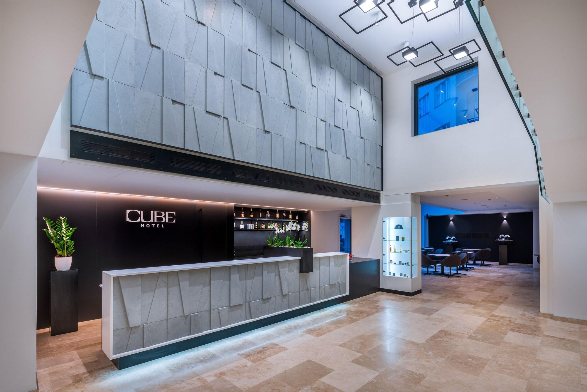 Varios Hotel CUBE Prague