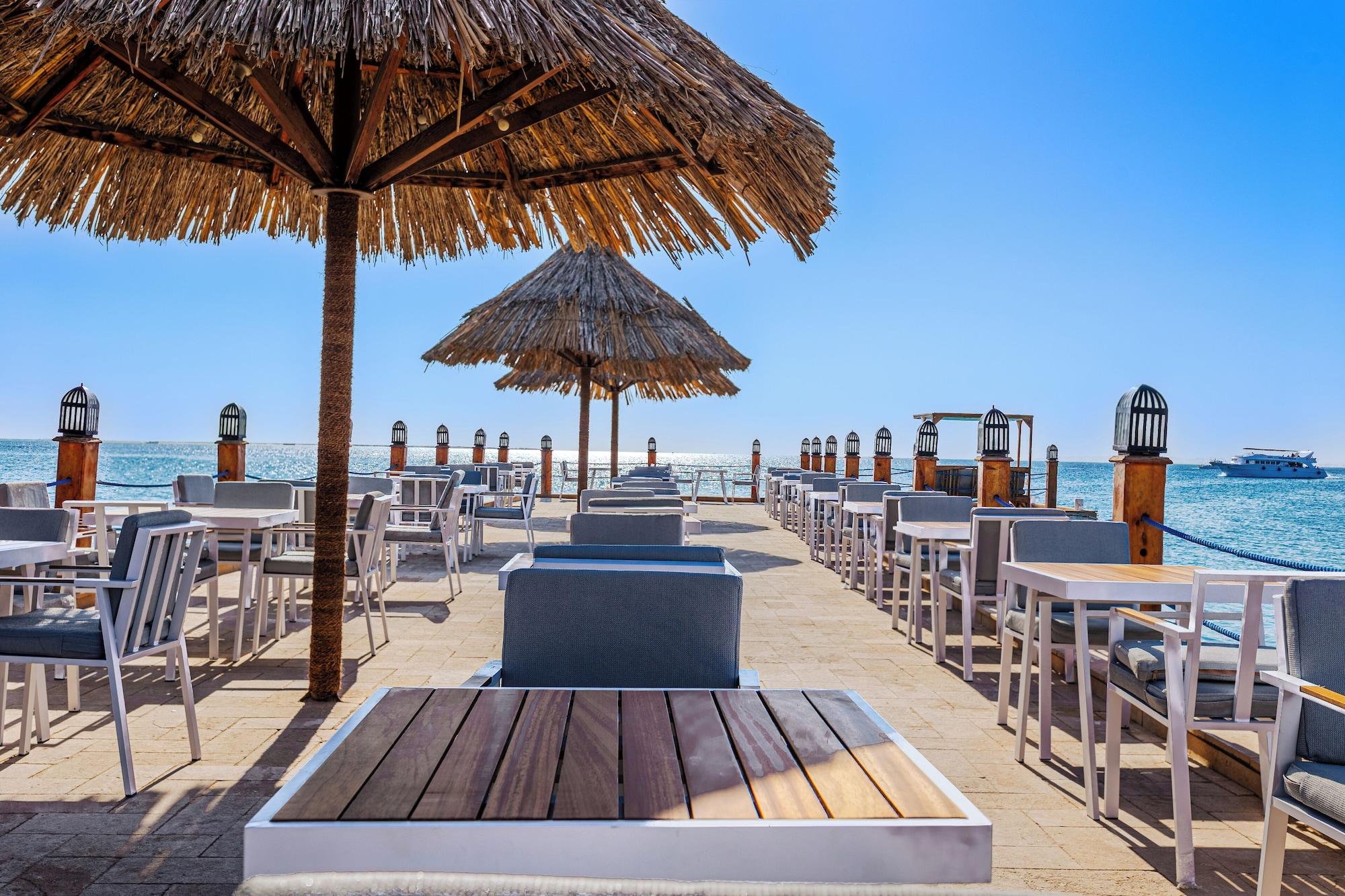 Bar/Salón Siva Grand Beach