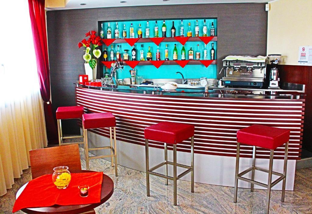 Bar/Salón Cristallo