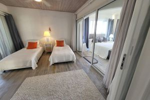 Alquiler Vacacional - Unique Rare Villa! Retreat Style, Full Sea Views With Private Pool & Hot Tub! 3 Bedroom Villa by RedAwning