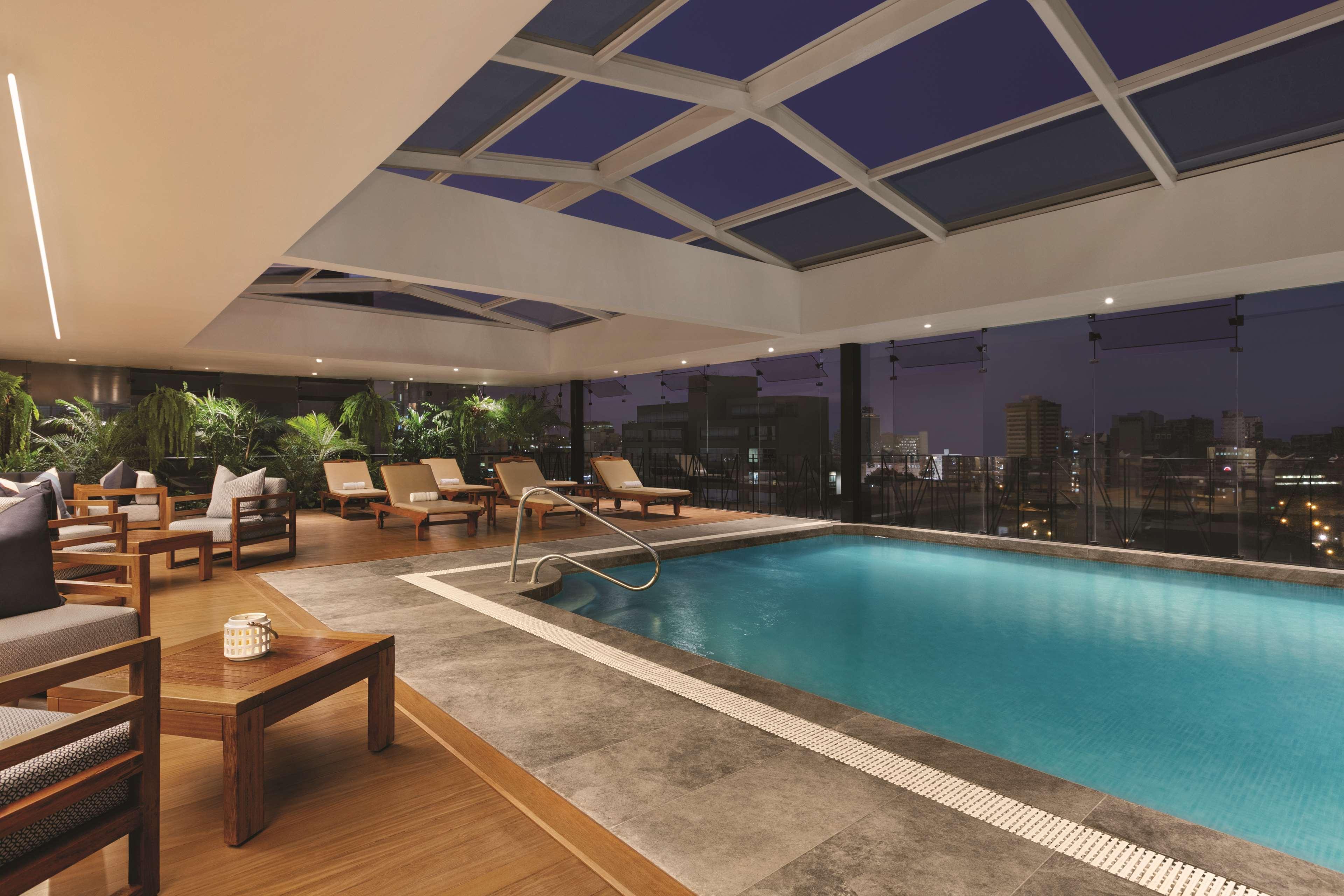 Vista Piscina El Pardo Lima - A DoubleTree by Hilton Hotel