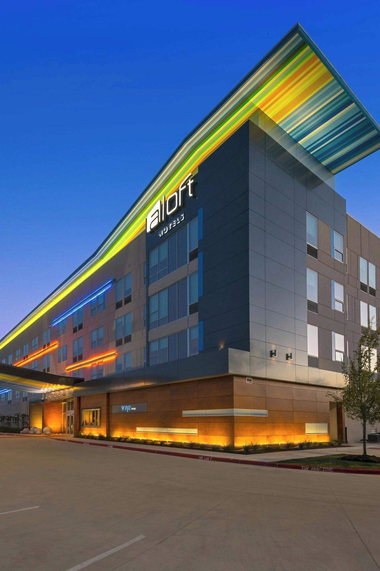 Vista Exterior Aloft College Station