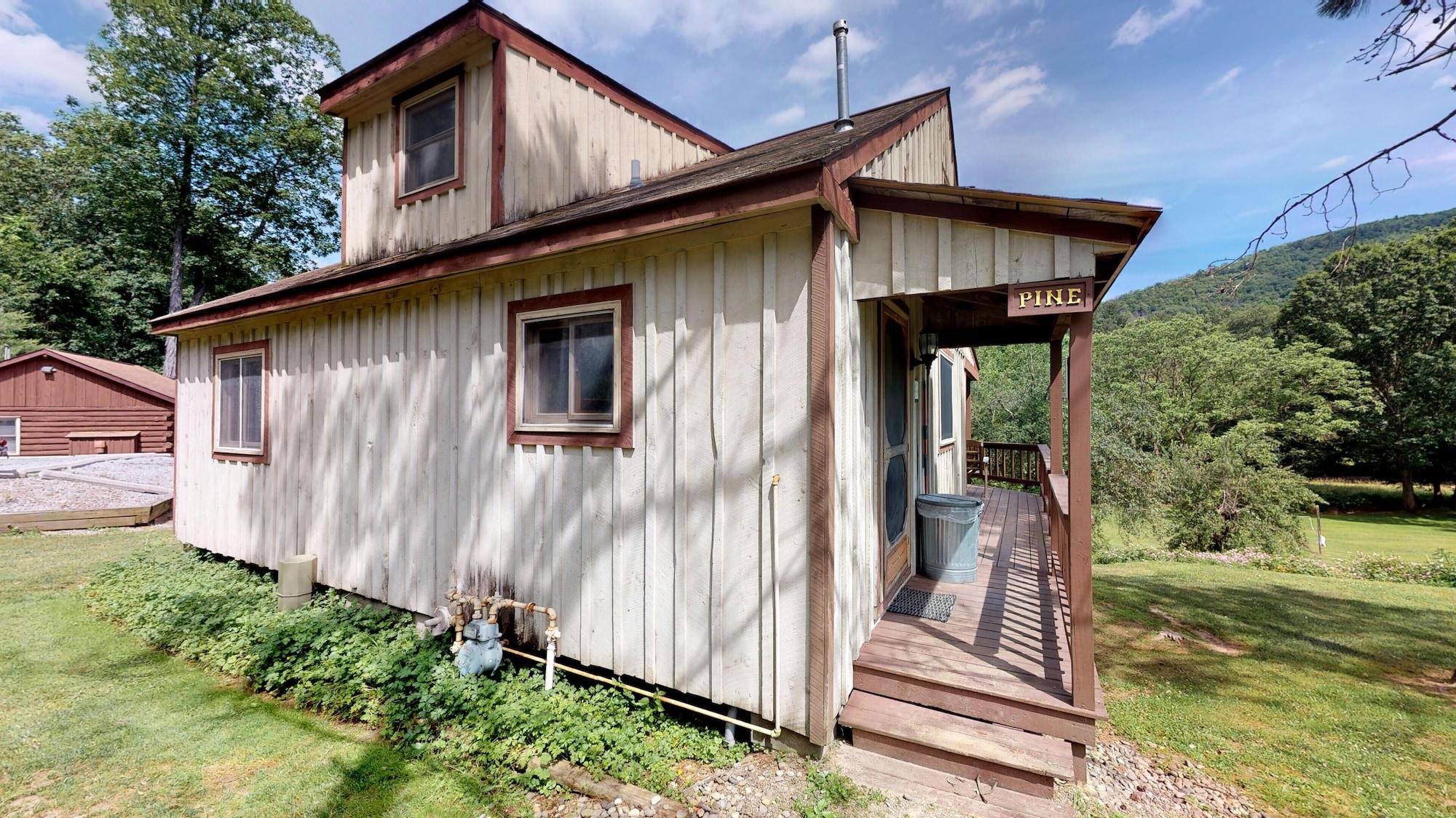 Vista Exterior Rough Cut Lodge